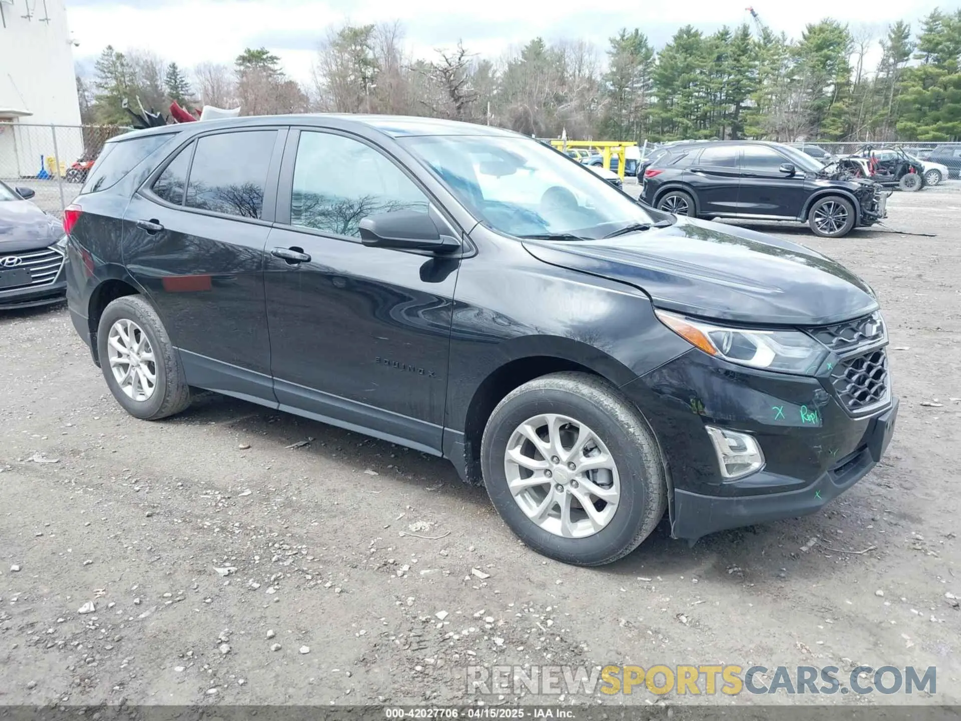 1 Photograph of a damaged car 2GNAXSEV0M6111944 CHEVROLET EQUINOX 2021