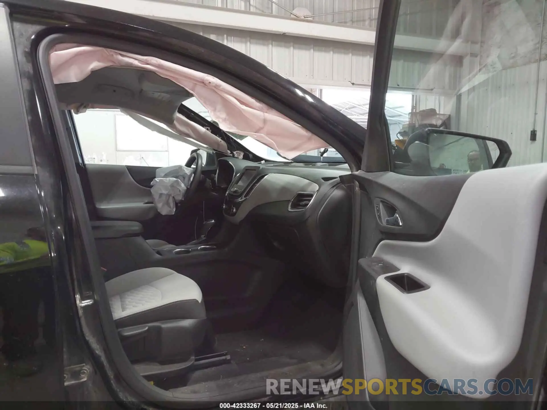 5 Photograph of a damaged car 2GNAXSEV1M6148551 CHEVROLET EQUINOX 2021
