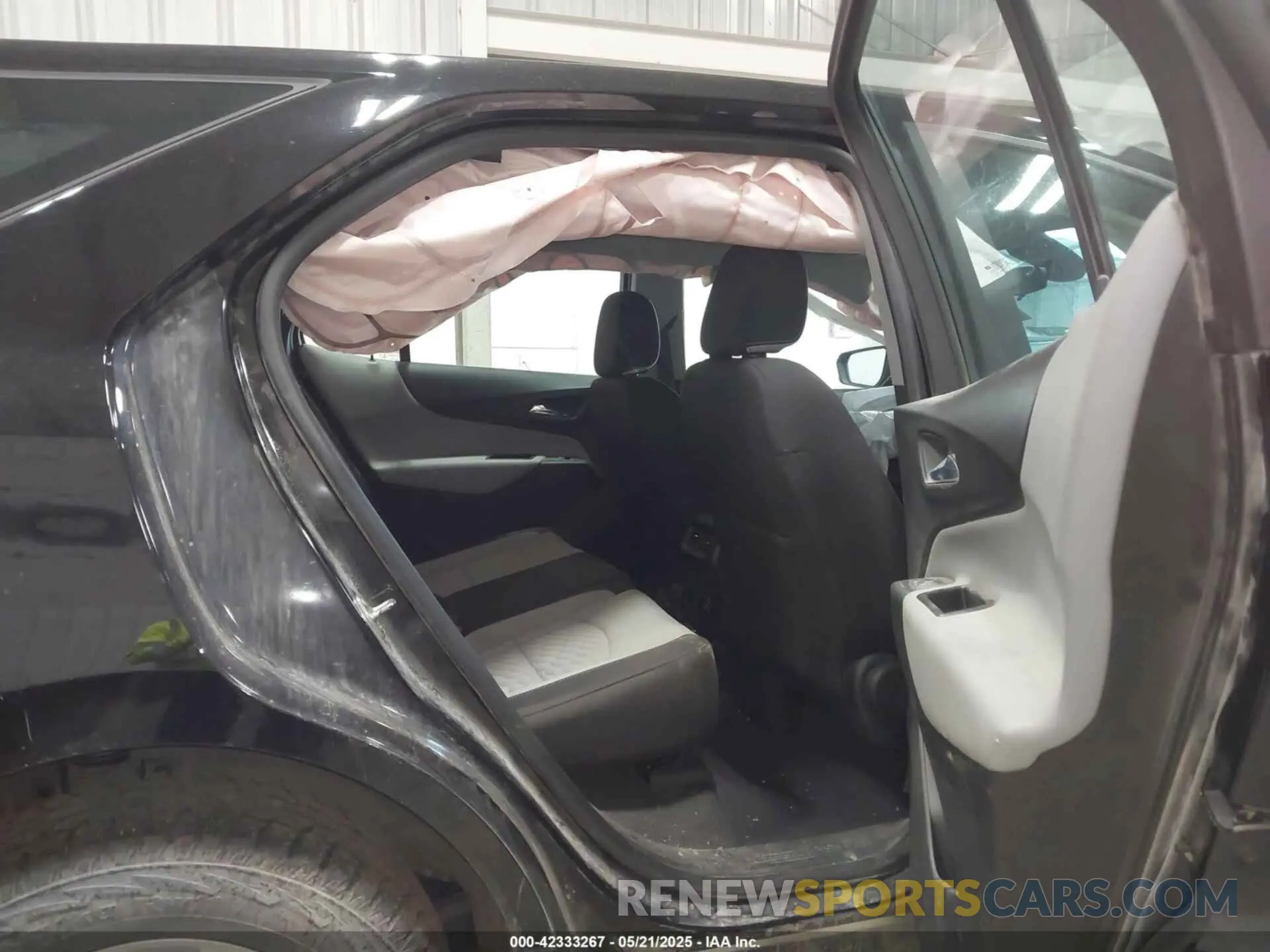 8 Photograph of a damaged car 2GNAXSEV1M6148551 CHEVROLET EQUINOX 2021