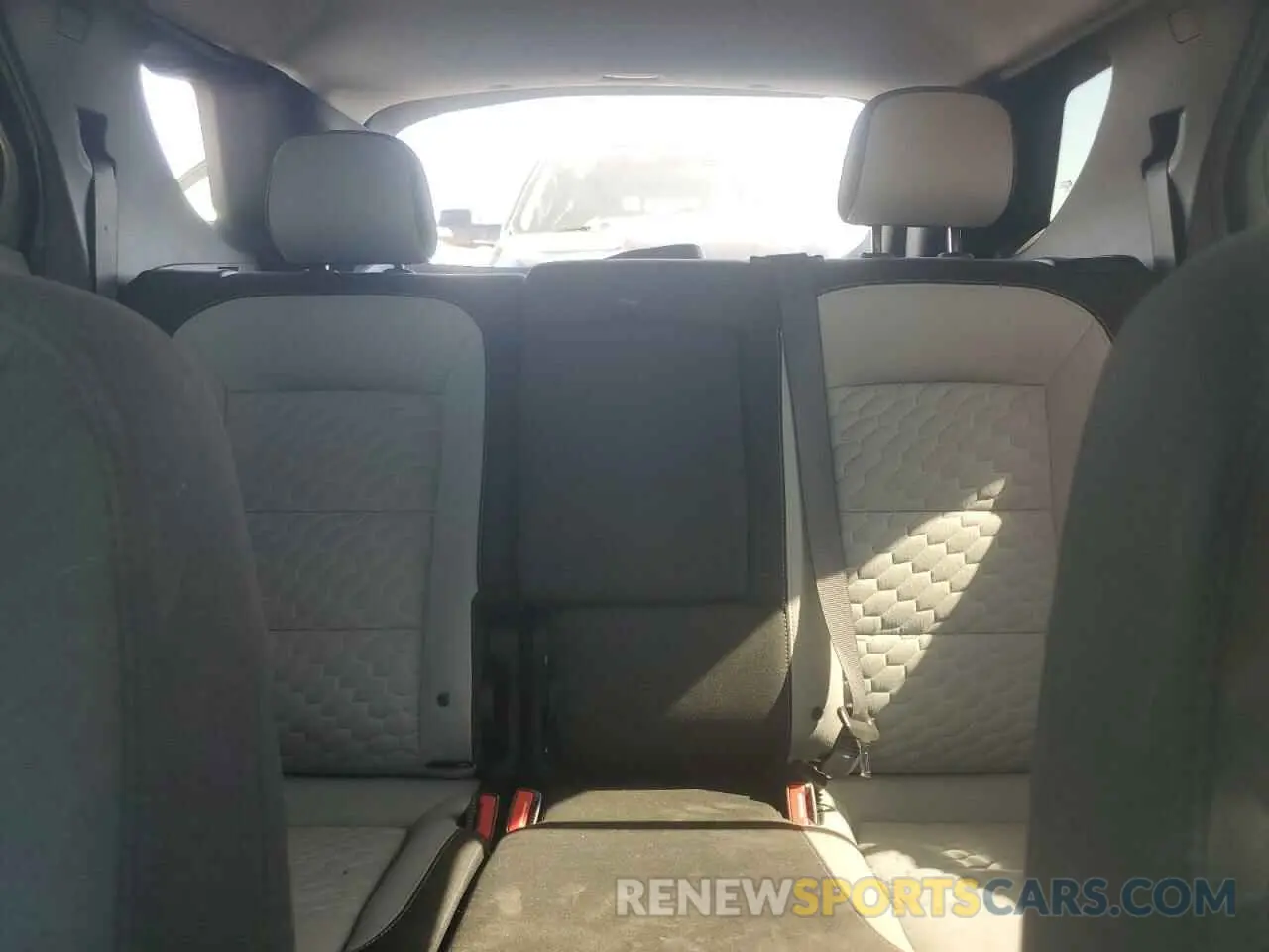 10 Photograph of a damaged car 2GNAXSEV4M6146289 CHEVROLET EQUINOX 2021