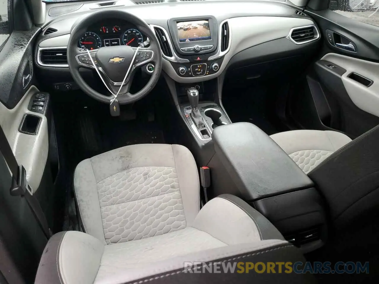 8 Photograph of a damaged car 2GNAXSEV5M6104407 CHEVROLET EQUINOX 2021