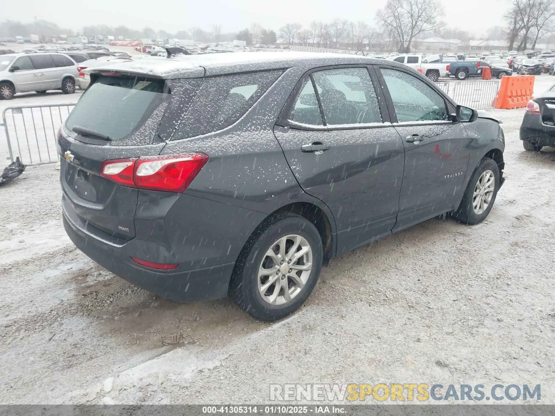 4 Photograph of a damaged car 2GNAXSEV5M6119702 CHEVROLET EQUINOX 2021