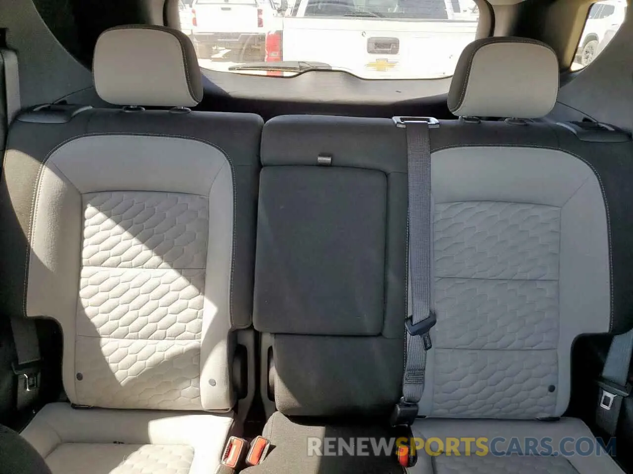 10 Photograph of a damaged car 2GNAXSEV9M6155411 CHEVROLET EQUINOX 2021