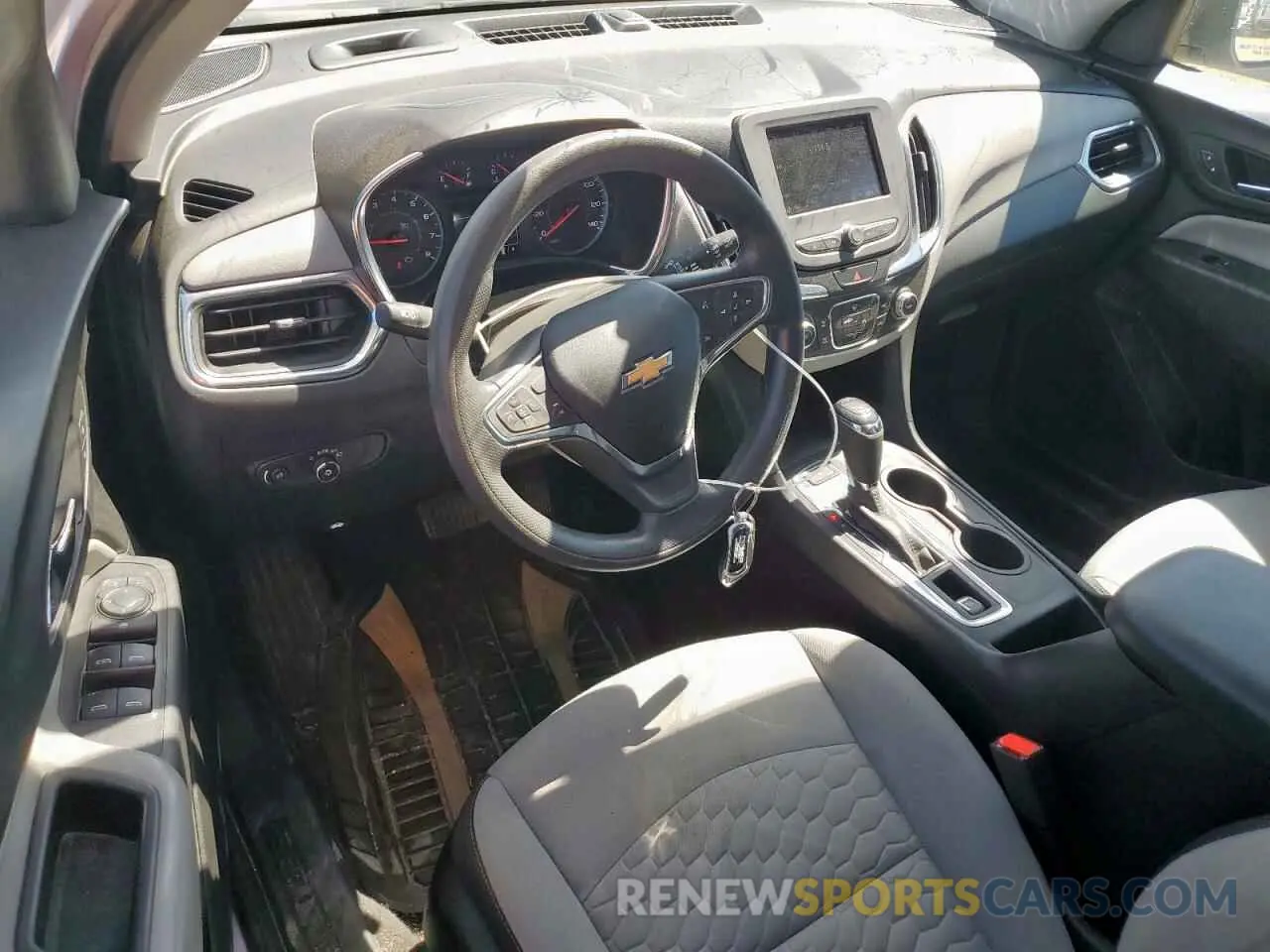 8 Photograph of a damaged car 2GNAXSEV9M6155411 CHEVROLET EQUINOX 2021