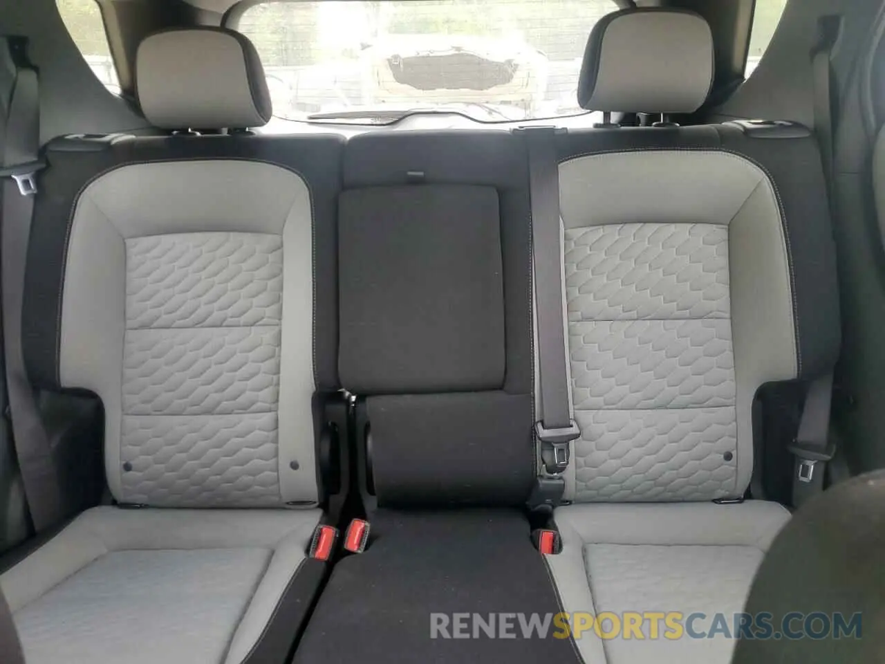 10 Photograph of a damaged car 2GNAXSEVXM6106959 CHEVROLET EQUINOX 2021