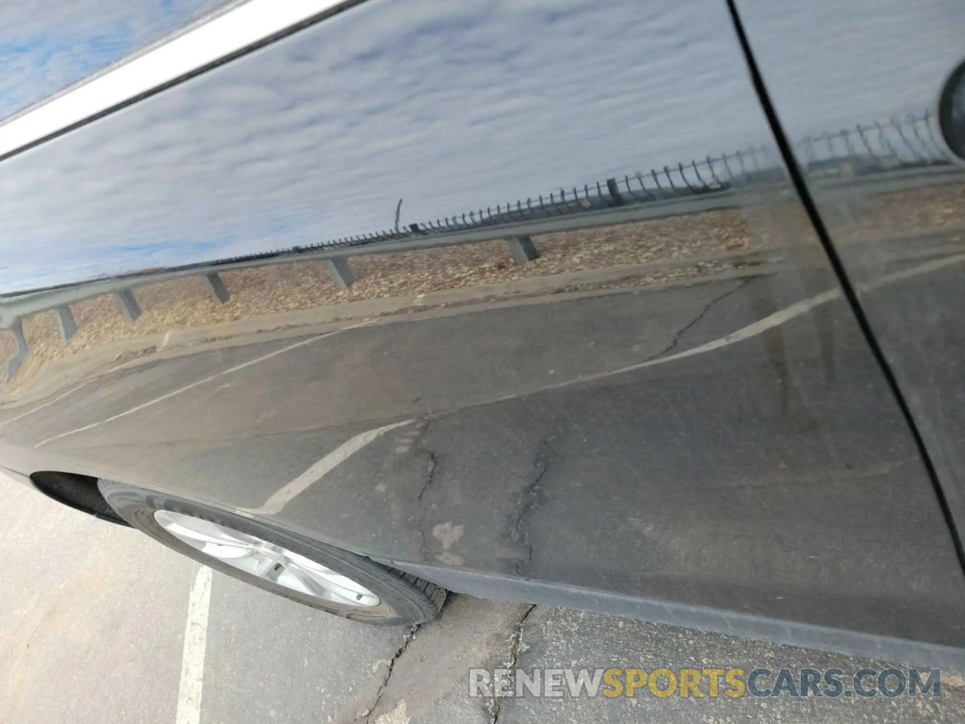 18 Photograph of a damaged car 2GNAXTEV0M6108595 CHEVROLET EQUINOX 2021