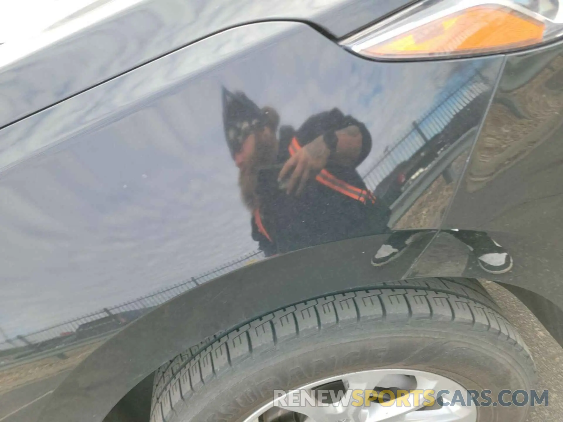 28 Photograph of a damaged car 2GNAXTEV0M6108595 CHEVROLET EQUINOX 2021