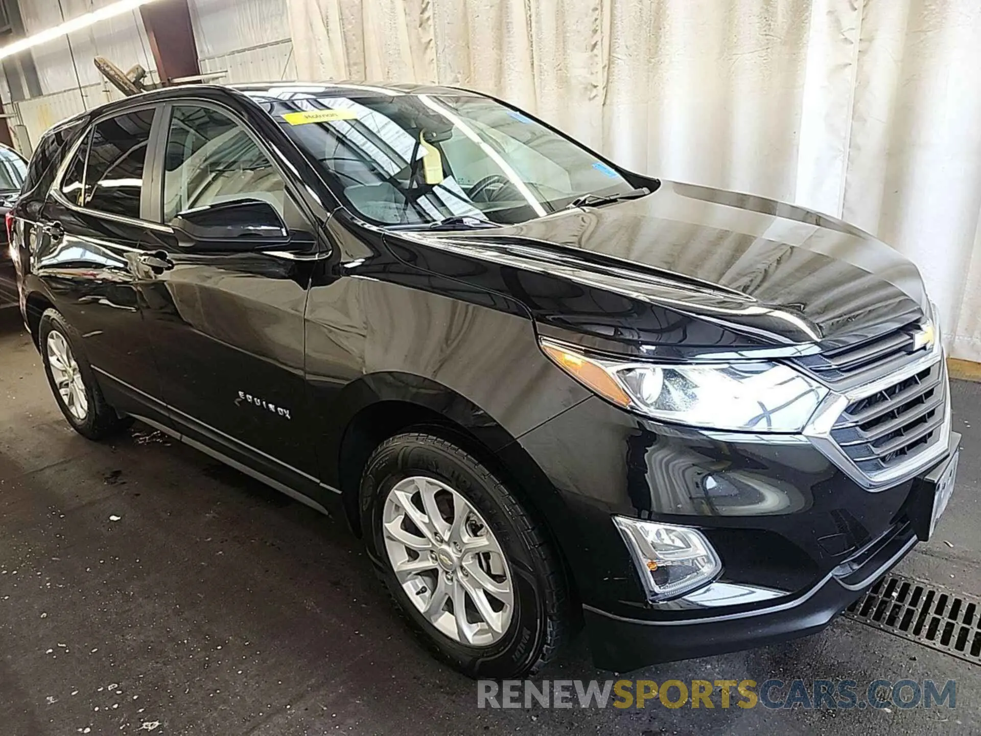 32 Photograph of a damaged car 2GNAXTEV0M6108595 CHEVROLET EQUINOX 2021