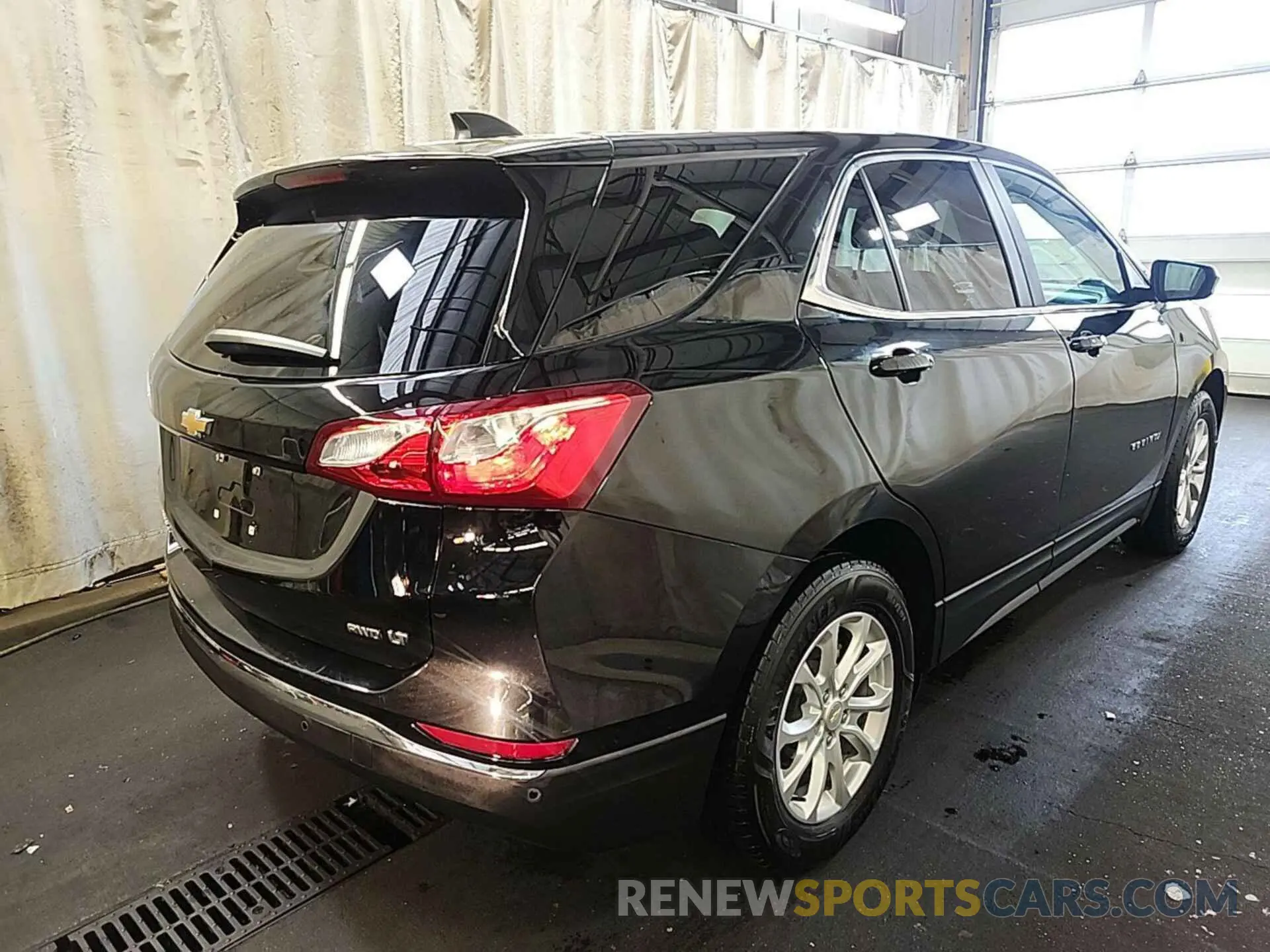 6 Photograph of a damaged car 2GNAXTEV0M6108595 CHEVROLET EQUINOX 2021