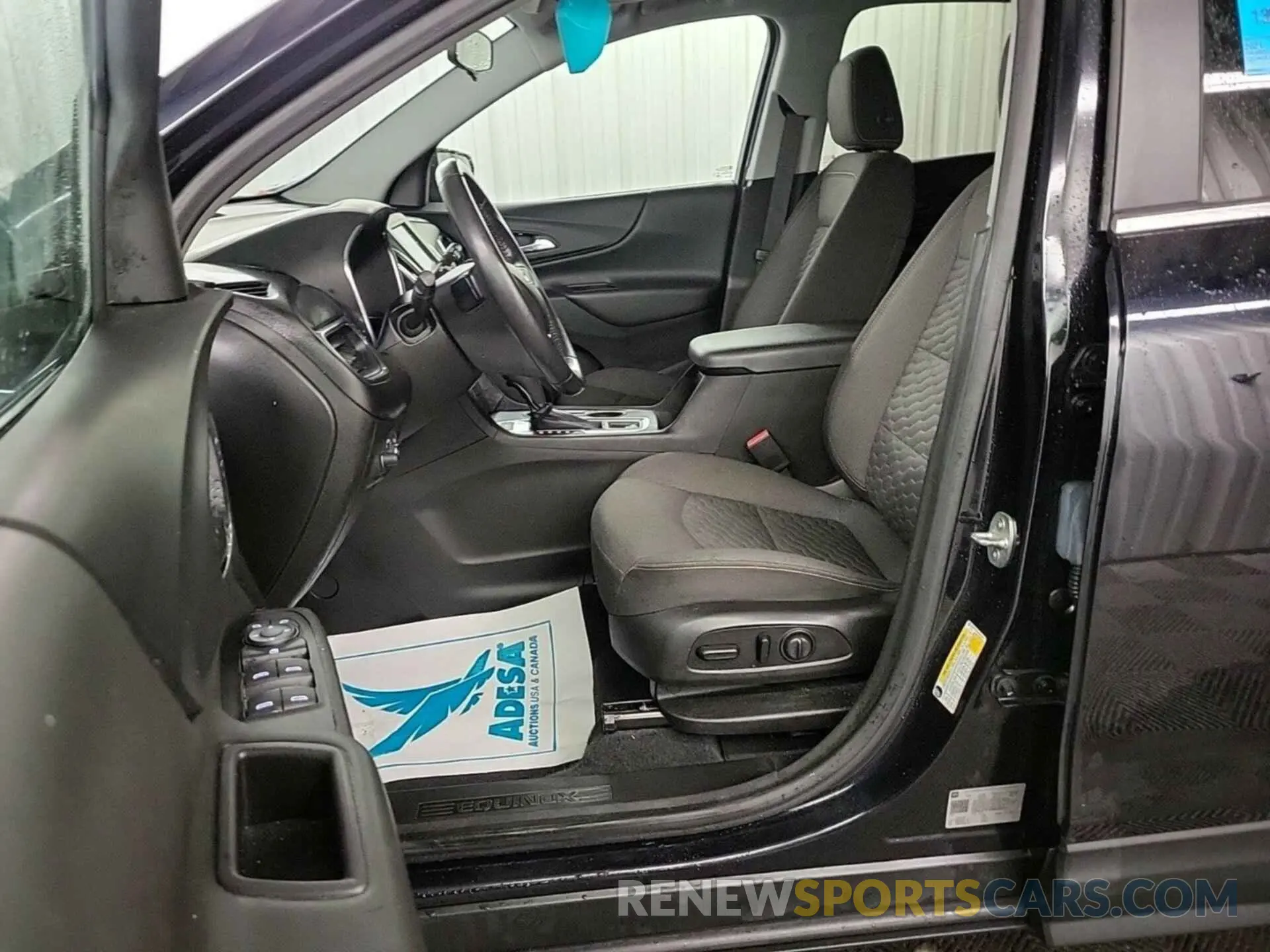 17 Photograph of a damaged car 2GNAXTEV0M6162057 CHEVROLET EQUINOX 2021