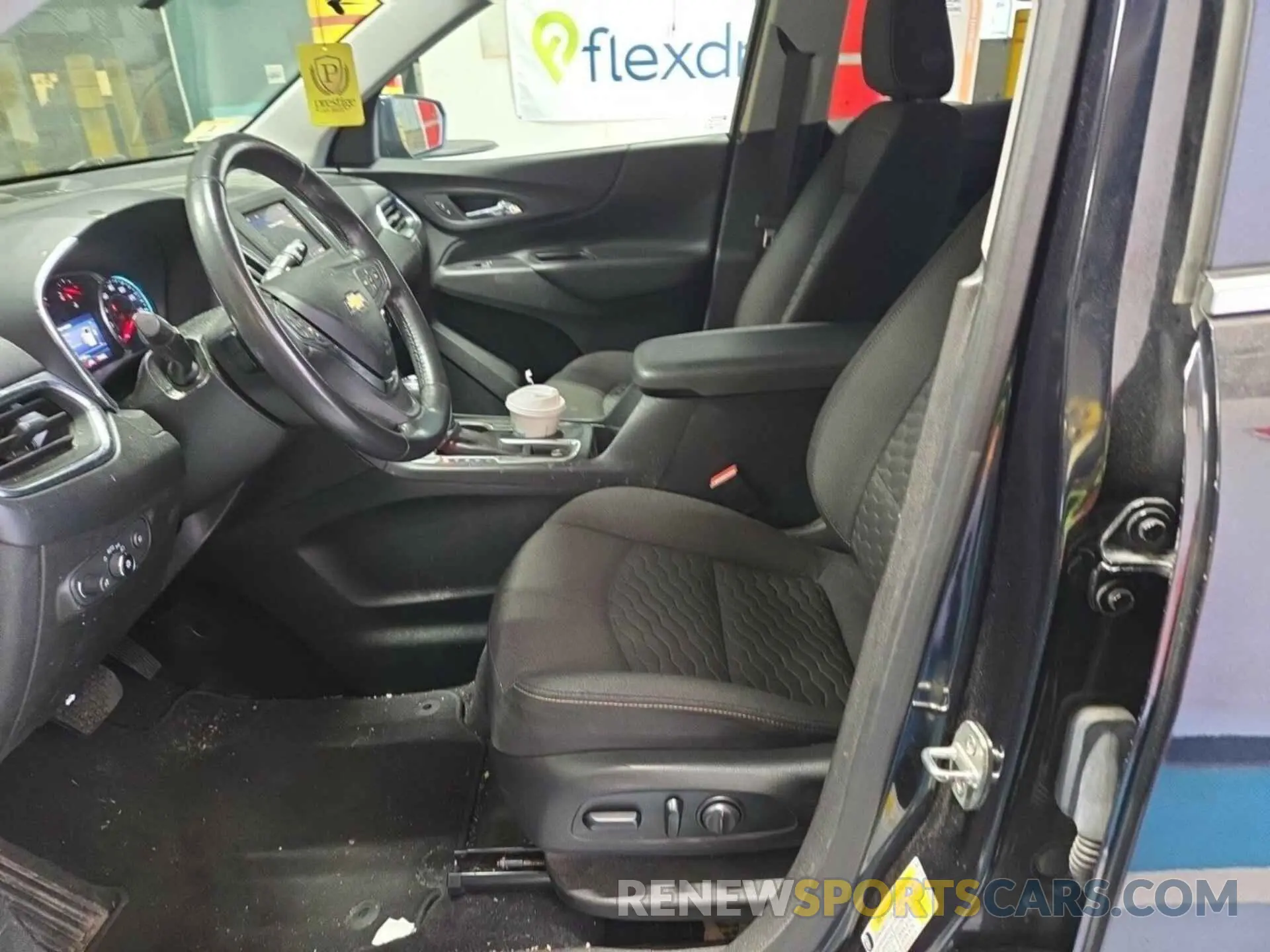22 Photograph of a damaged car 2GNAXTEV0M6162057 CHEVROLET EQUINOX 2021