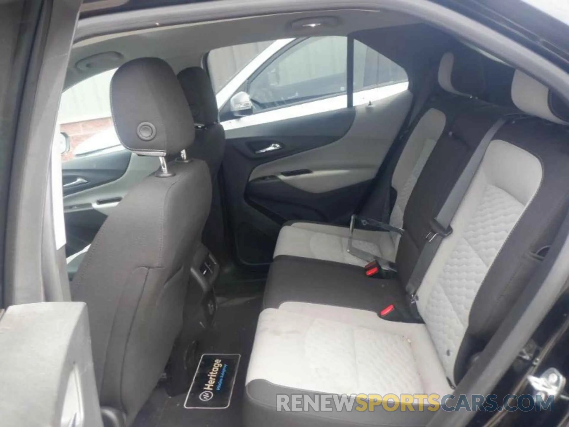 10 Photograph of a damaged car 2GNAXTEV1M6108251 CHEVROLET EQUINOX 2021