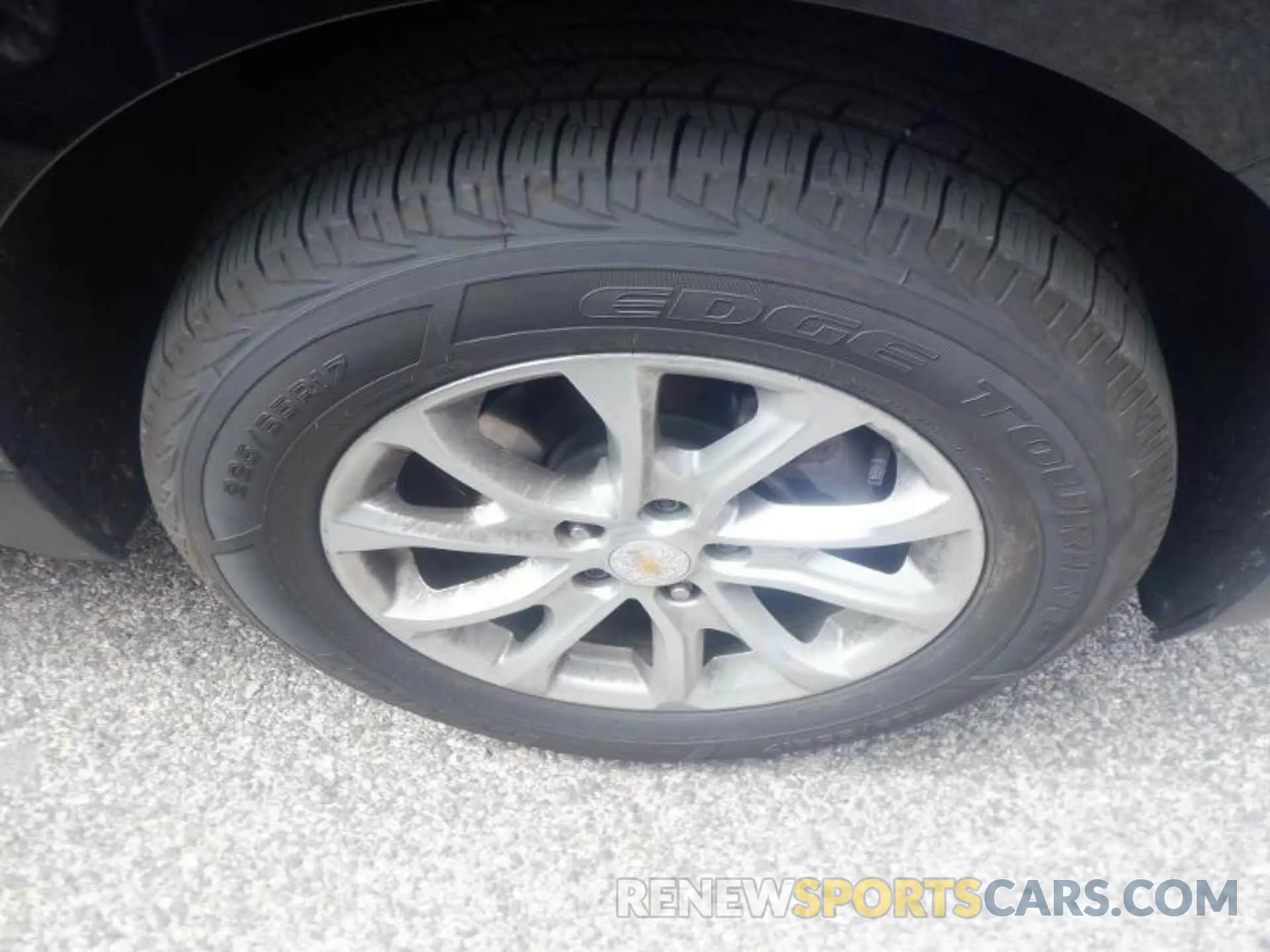 18 Photograph of a damaged car 2GNAXTEV1M6108251 CHEVROLET EQUINOX 2021