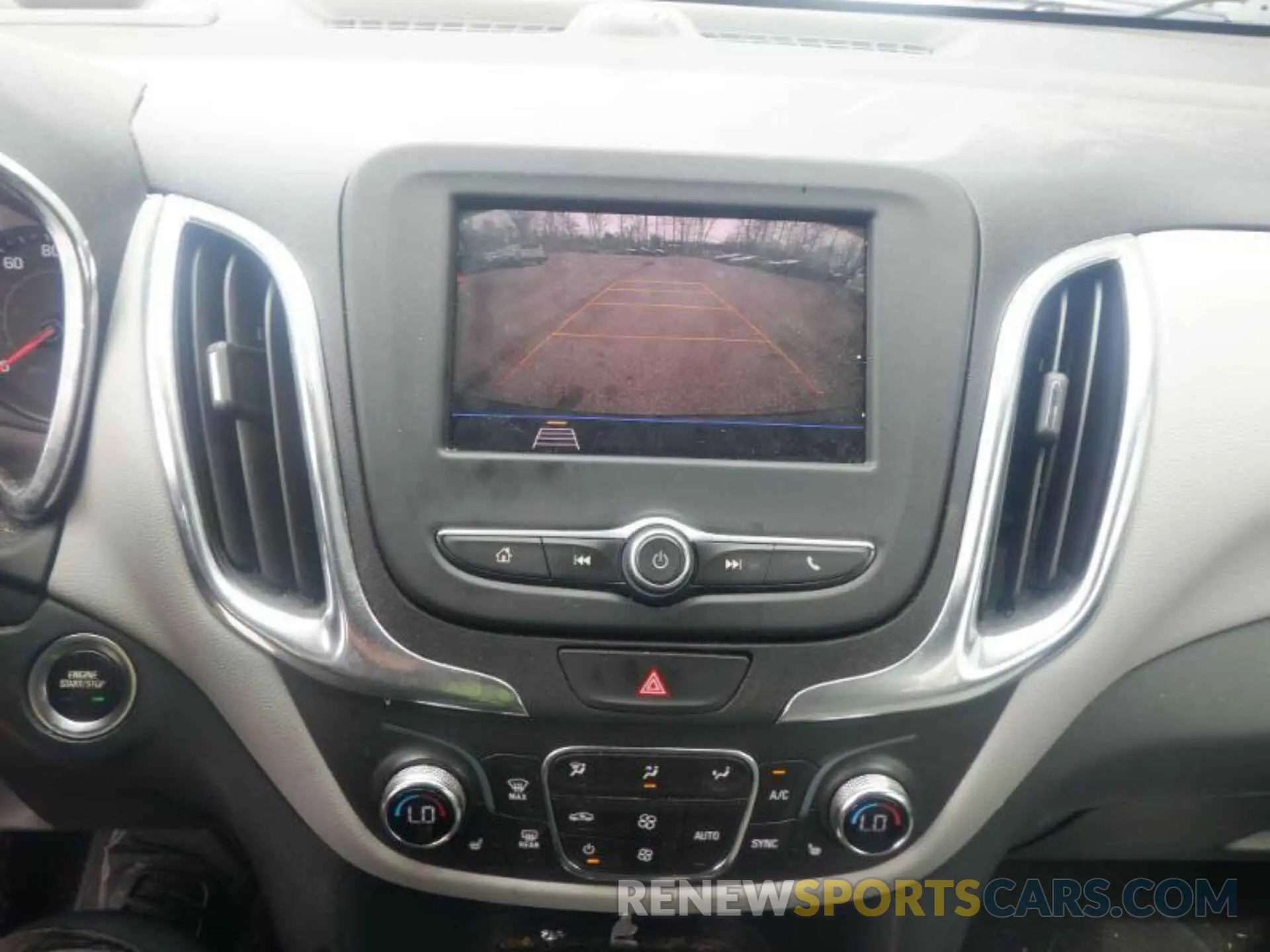 2 Photograph of a damaged car 2GNAXTEV1M6108251 CHEVROLET EQUINOX 2021