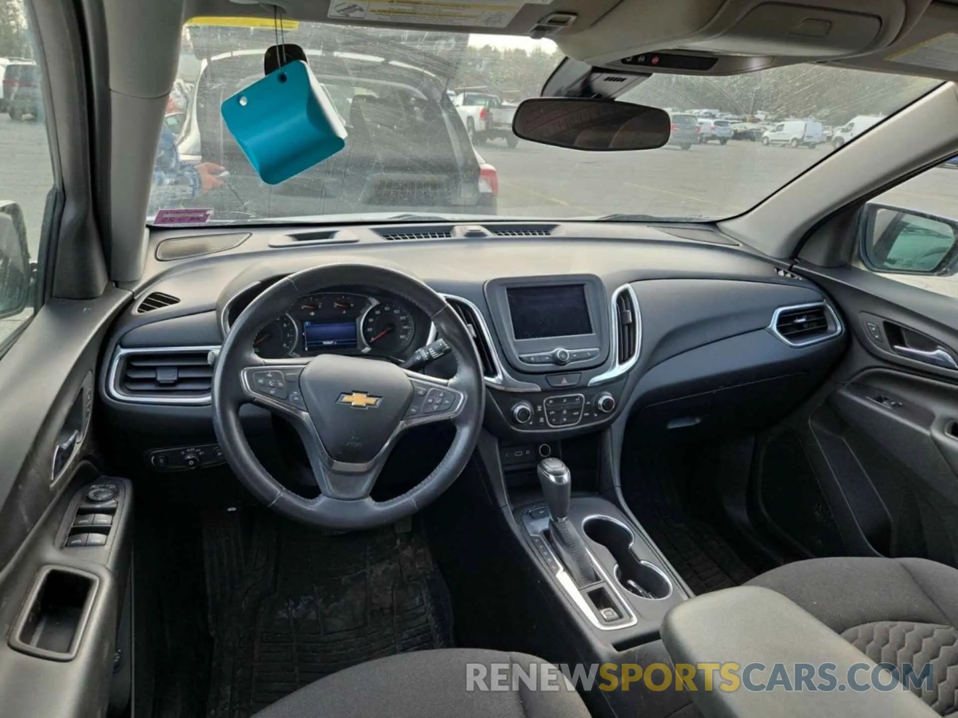 9 Photograph of a damaged car 2GNAXTEV1M6160138 CHEVROLET EQUINOX 2021