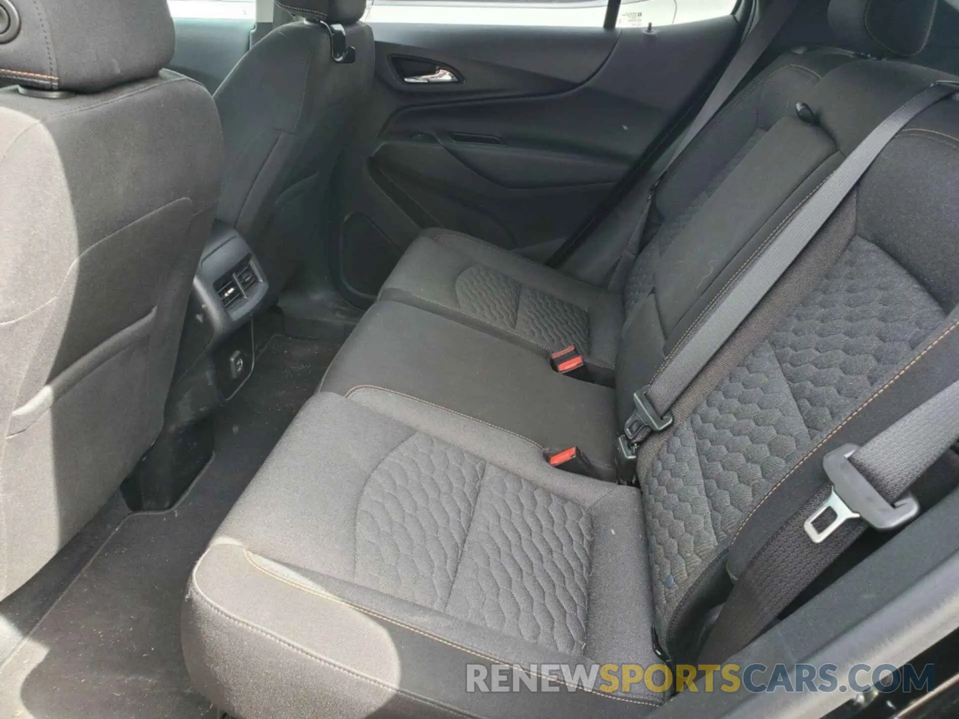 16 Photograph of a damaged car 2GNAXTEV2M6106301 CHEVROLET EQUINOX 2021