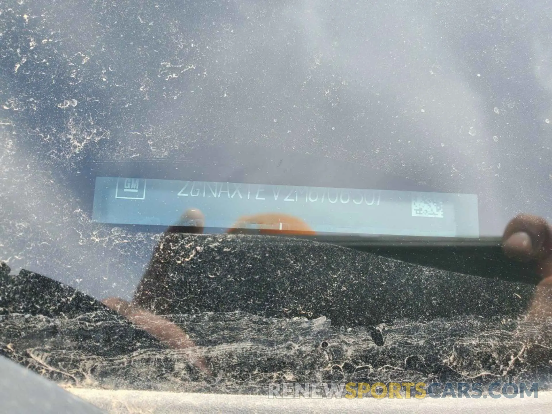 18 Photograph of a damaged car 2GNAXTEV2M6106301 CHEVROLET EQUINOX 2021