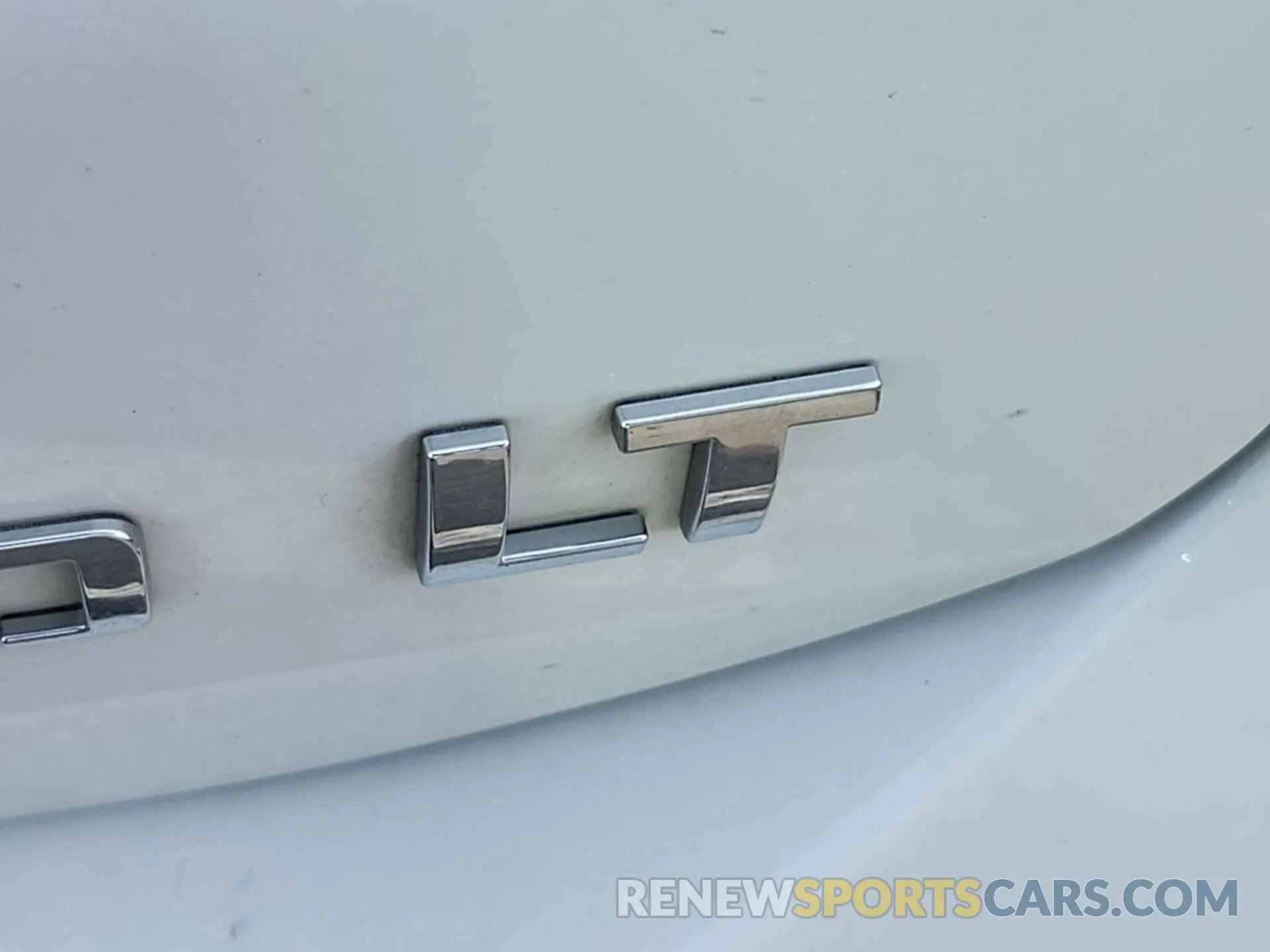 17 Photograph of a damaged car 2GNAXTEV2M6106511 CHEVROLET EQUINOX 2021