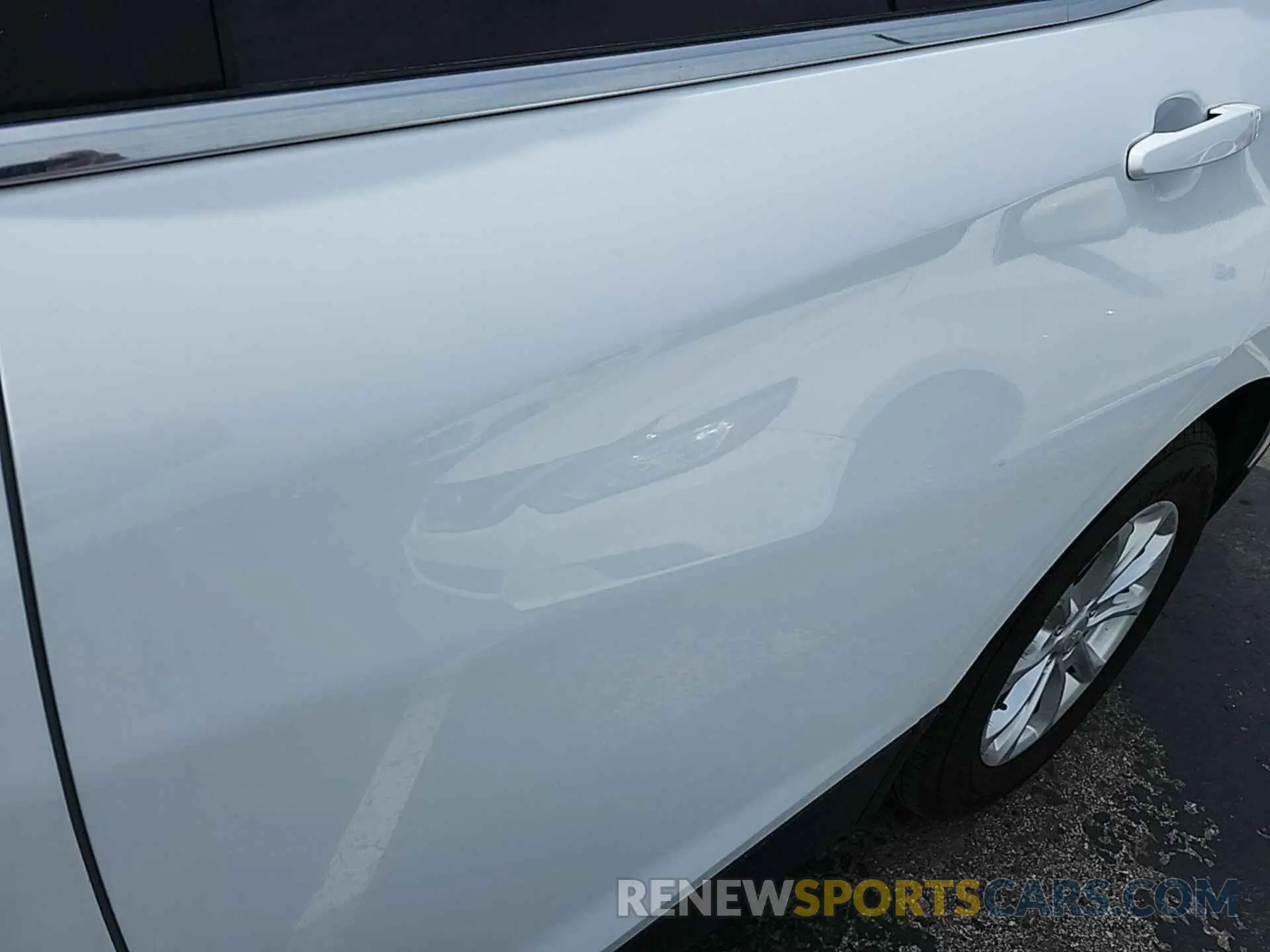 29 Photograph of a damaged car 2GNAXTEV2M6106511 CHEVROLET EQUINOX 2021