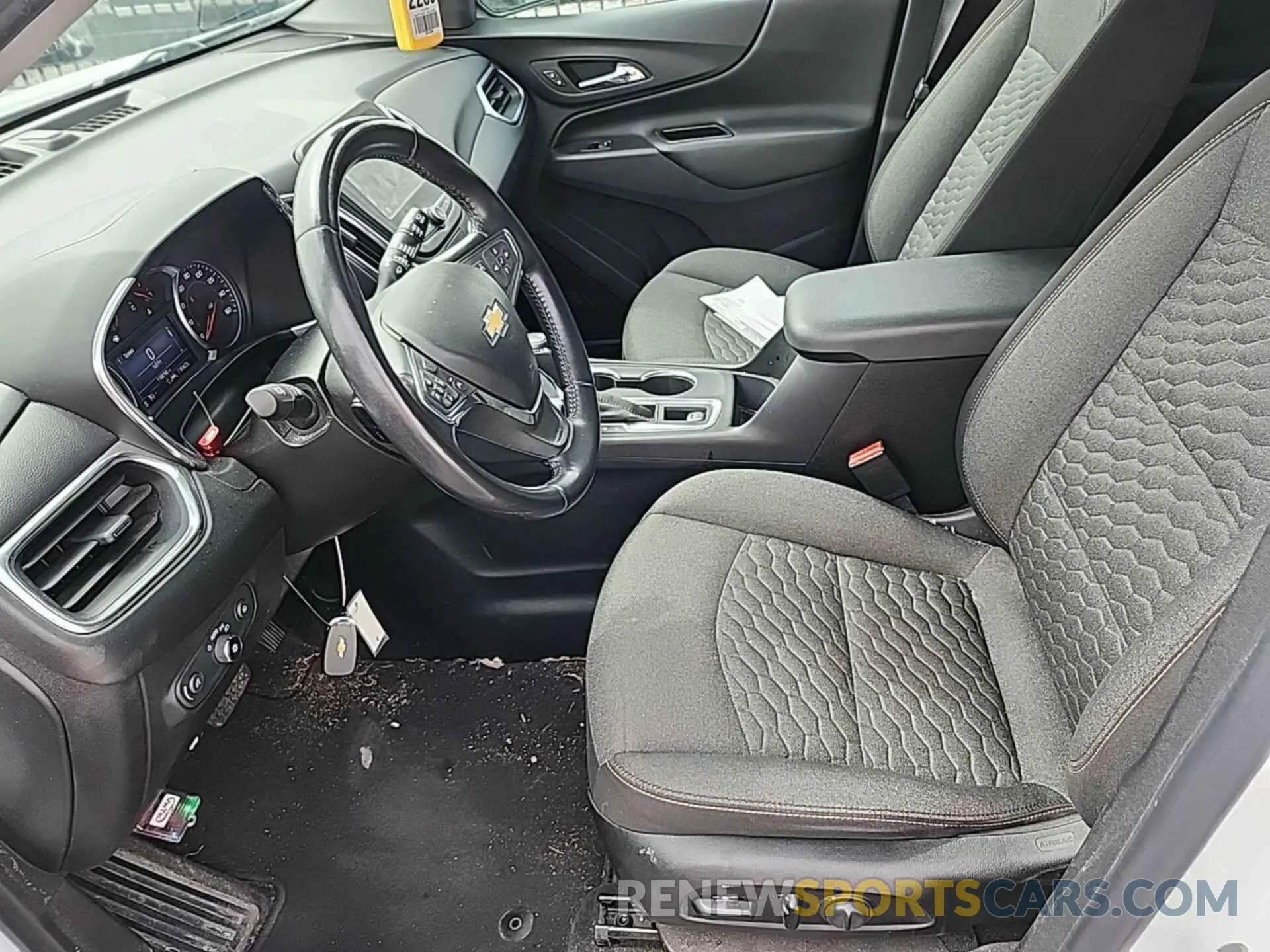 30 Photograph of a damaged car 2GNAXTEV2M6106511 CHEVROLET EQUINOX 2021