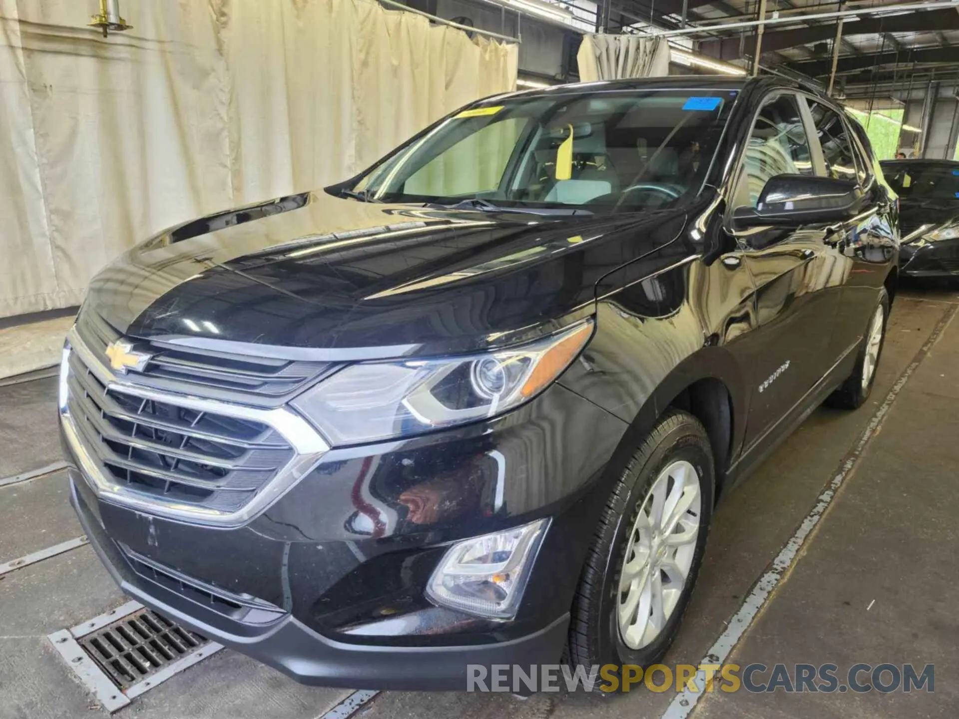 32 Photograph of a damaged car 2GNAXTEV2M6111837 CHEVROLET EQUINOX 2021