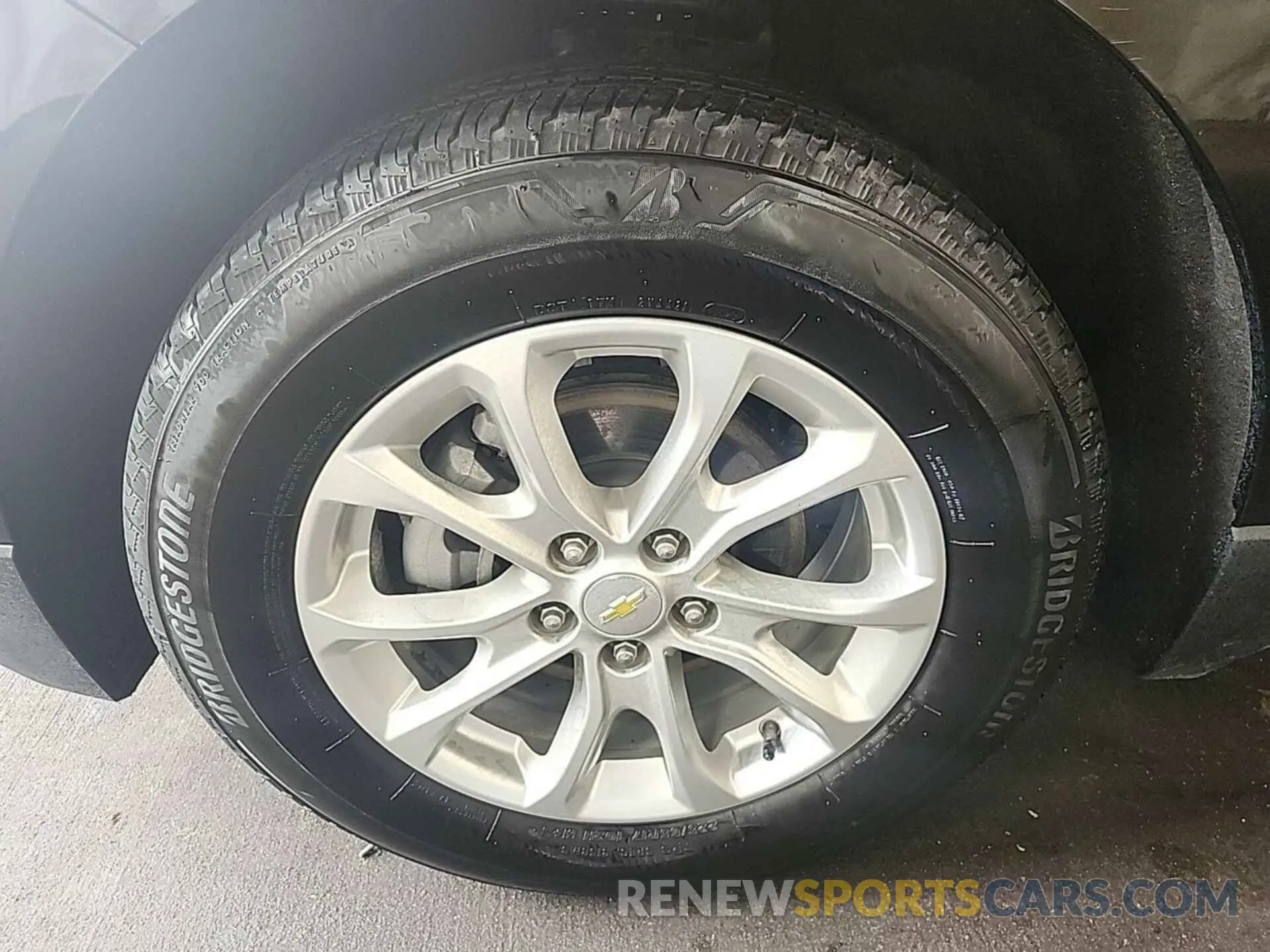 18 Photograph of a damaged car 2GNAXTEV3M6107330 CHEVROLET EQUINOX 2021