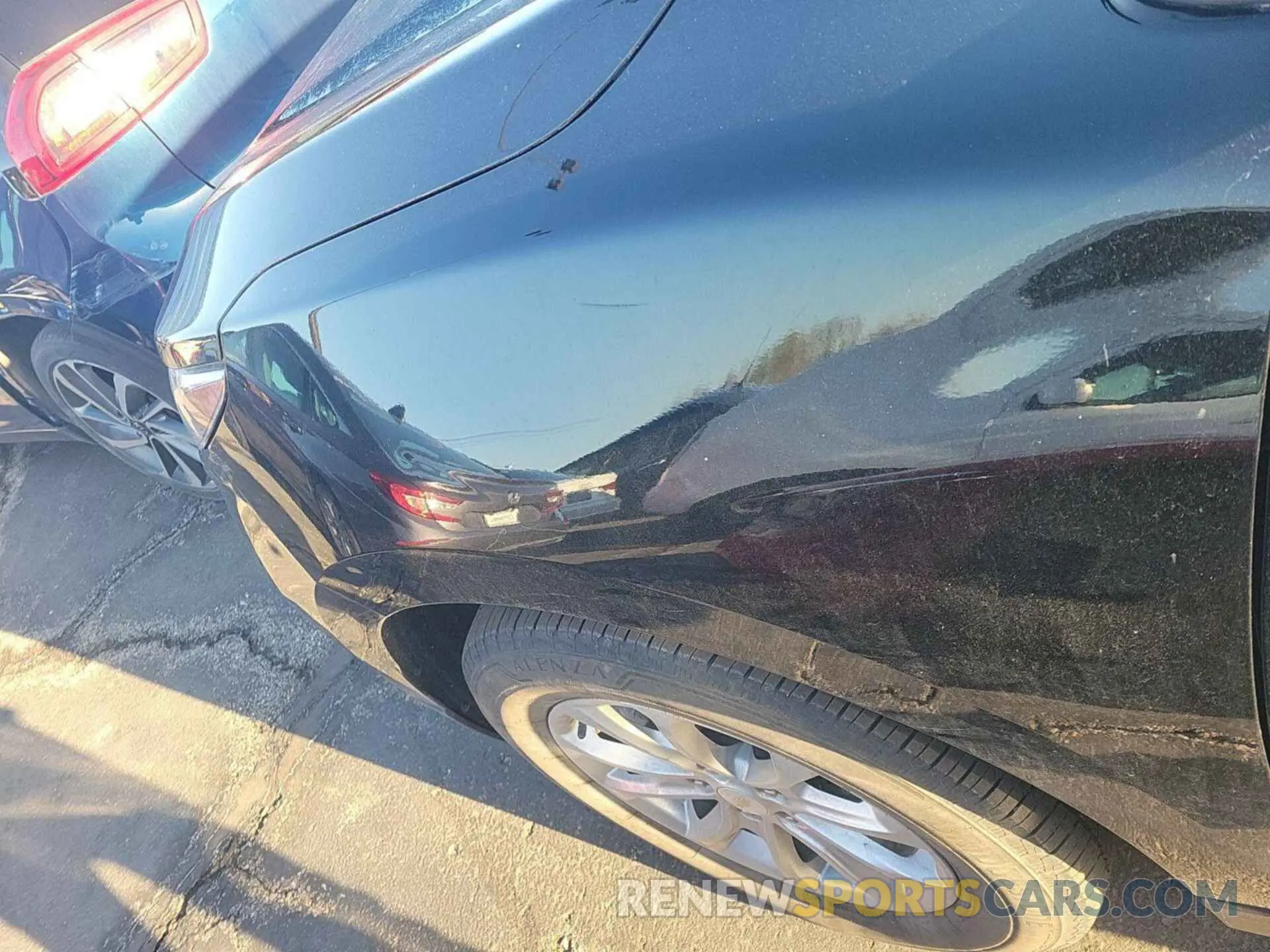25 Photograph of a damaged car 2GNAXTEV3M6107330 CHEVROLET EQUINOX 2021