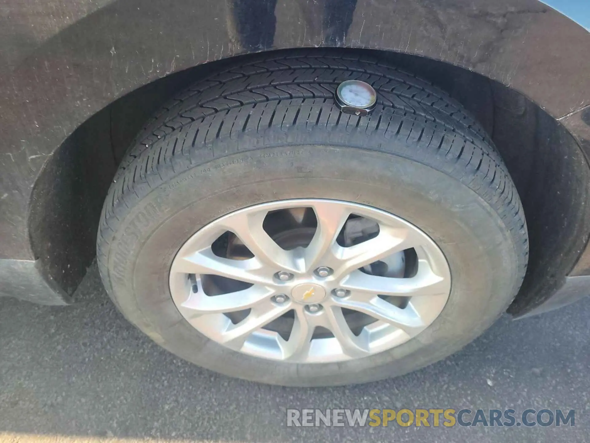 32 Photograph of a damaged car 2GNAXTEV3M6107330 CHEVROLET EQUINOX 2021
