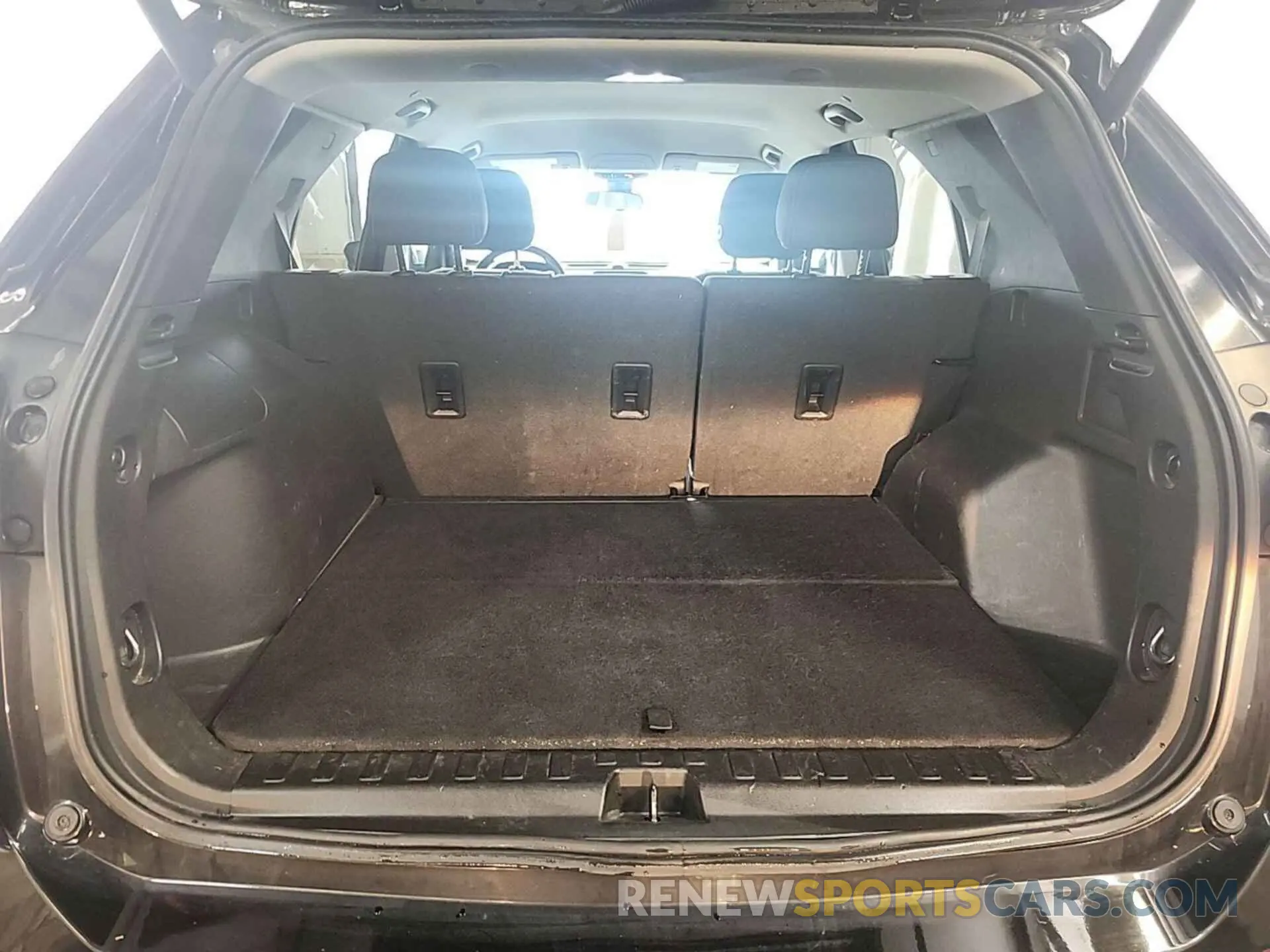 4 Photograph of a damaged car 2GNAXTEV3M6107330 CHEVROLET EQUINOX 2021