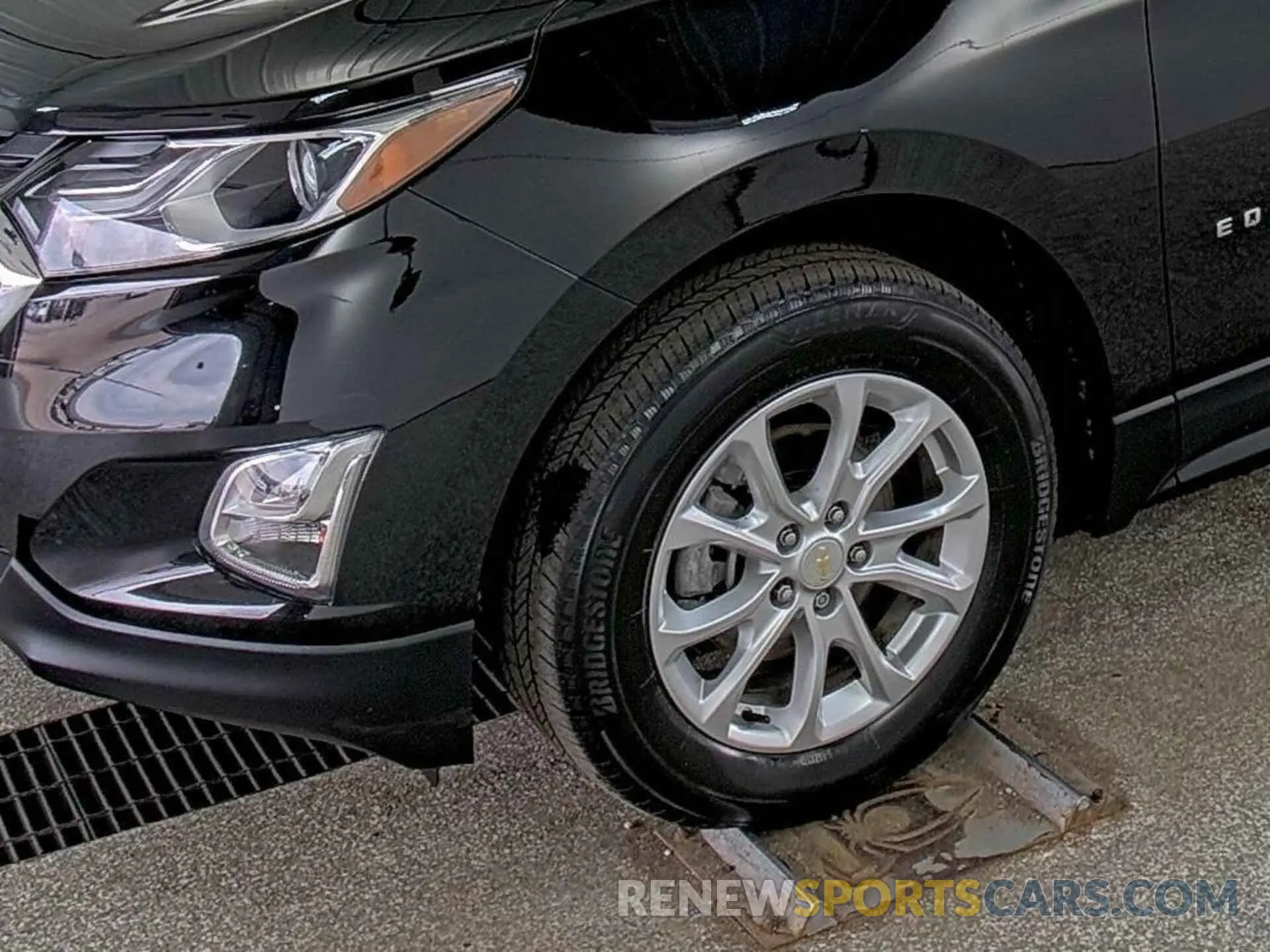13 Photograph of a damaged car 2GNAXTEV3M6107635 CHEVROLET EQUINOX 2021