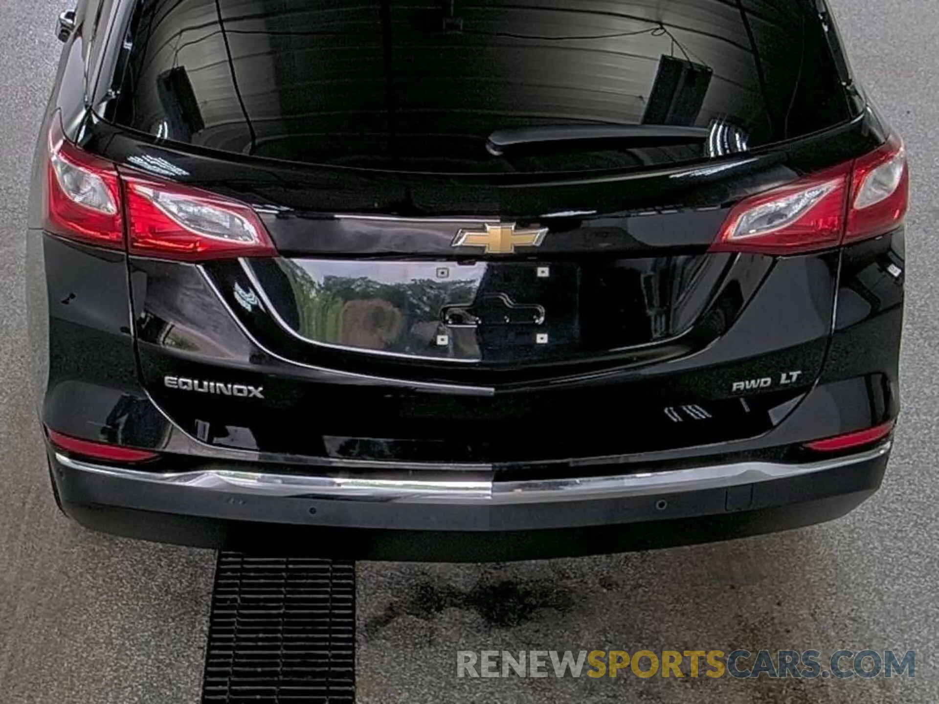 17 Photograph of a damaged car 2GNAXTEV3M6107635 CHEVROLET EQUINOX 2021