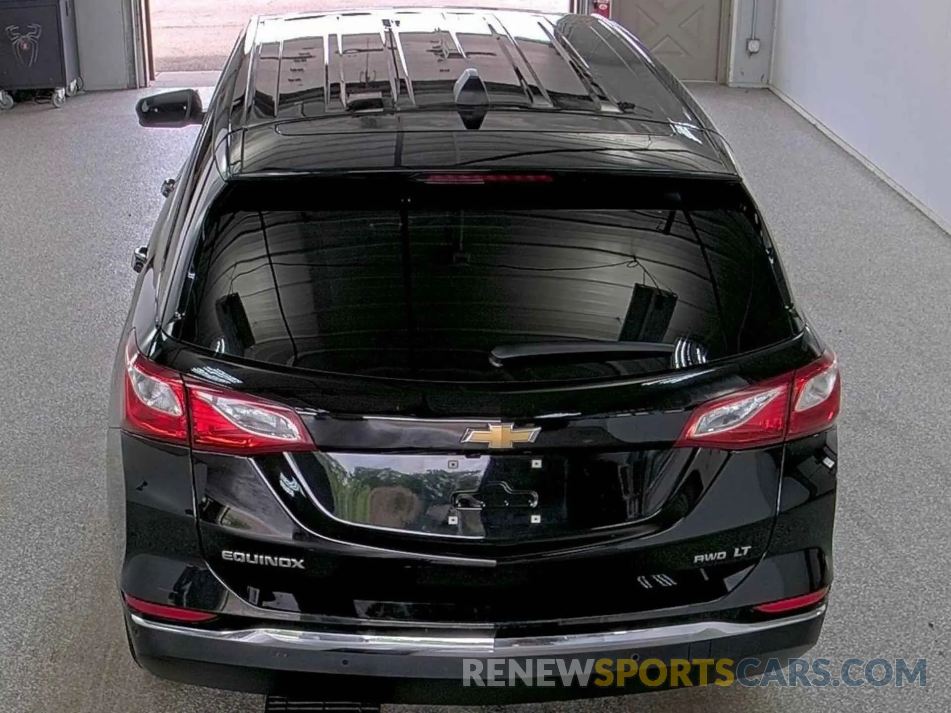 31 Photograph of a damaged car 2GNAXTEV3M6107635 CHEVROLET EQUINOX 2021