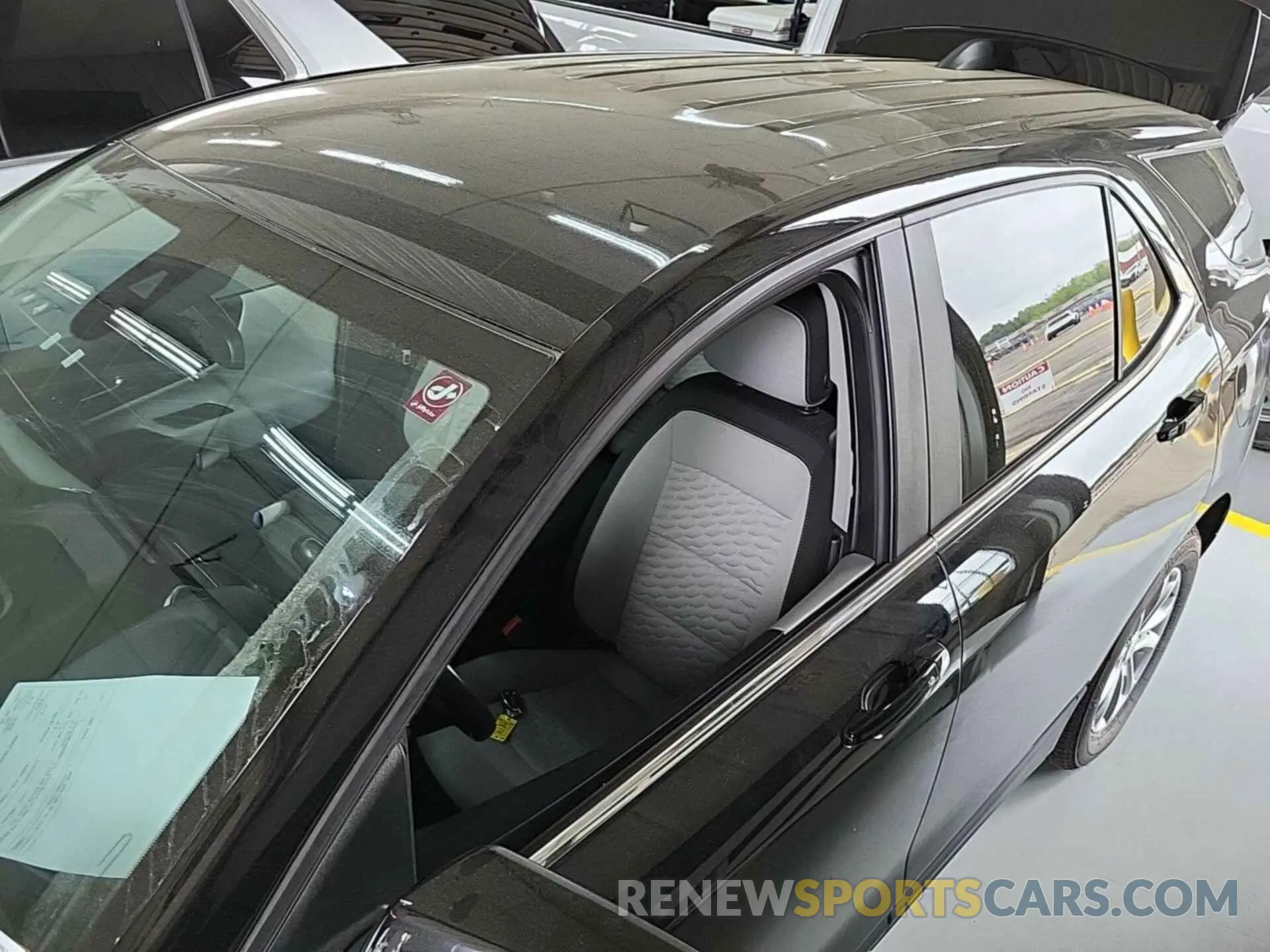 40 Photograph of a damaged car 2GNAXTEV3M6107635 CHEVROLET EQUINOX 2021