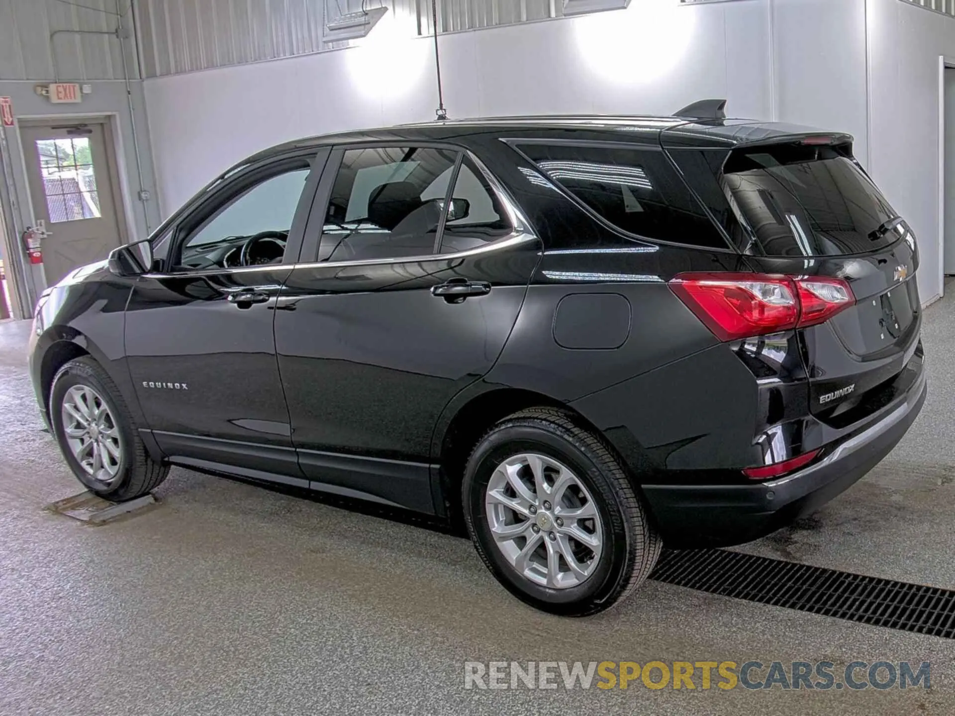 9 Photograph of a damaged car 2GNAXTEV3M6107635 CHEVROLET EQUINOX 2021