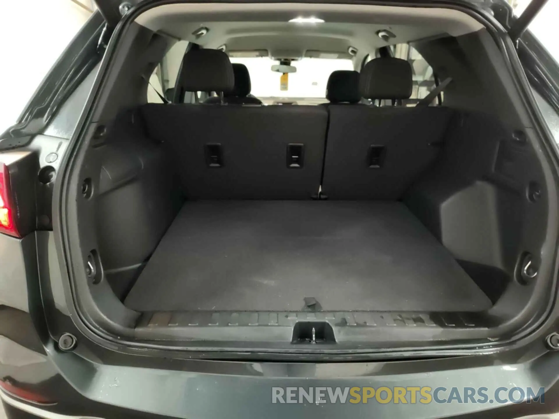 9 Photograph of a damaged car 2GNAXTEV3M6148931 CHEVROLET EQUINOX 2021