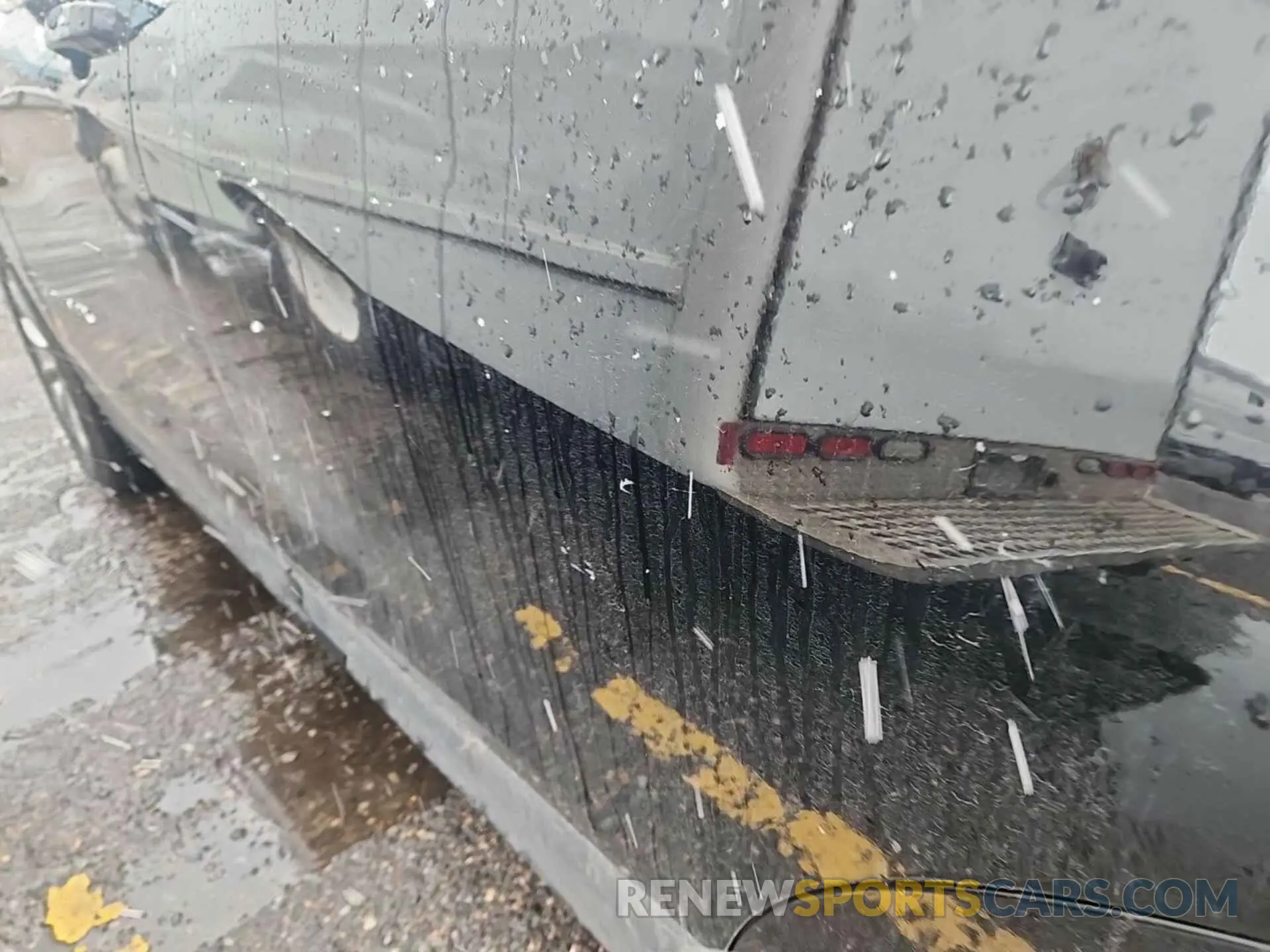 11 Photograph of a damaged car 2GNAXTEV3M6161131 CHEVROLET EQUINOX 2021