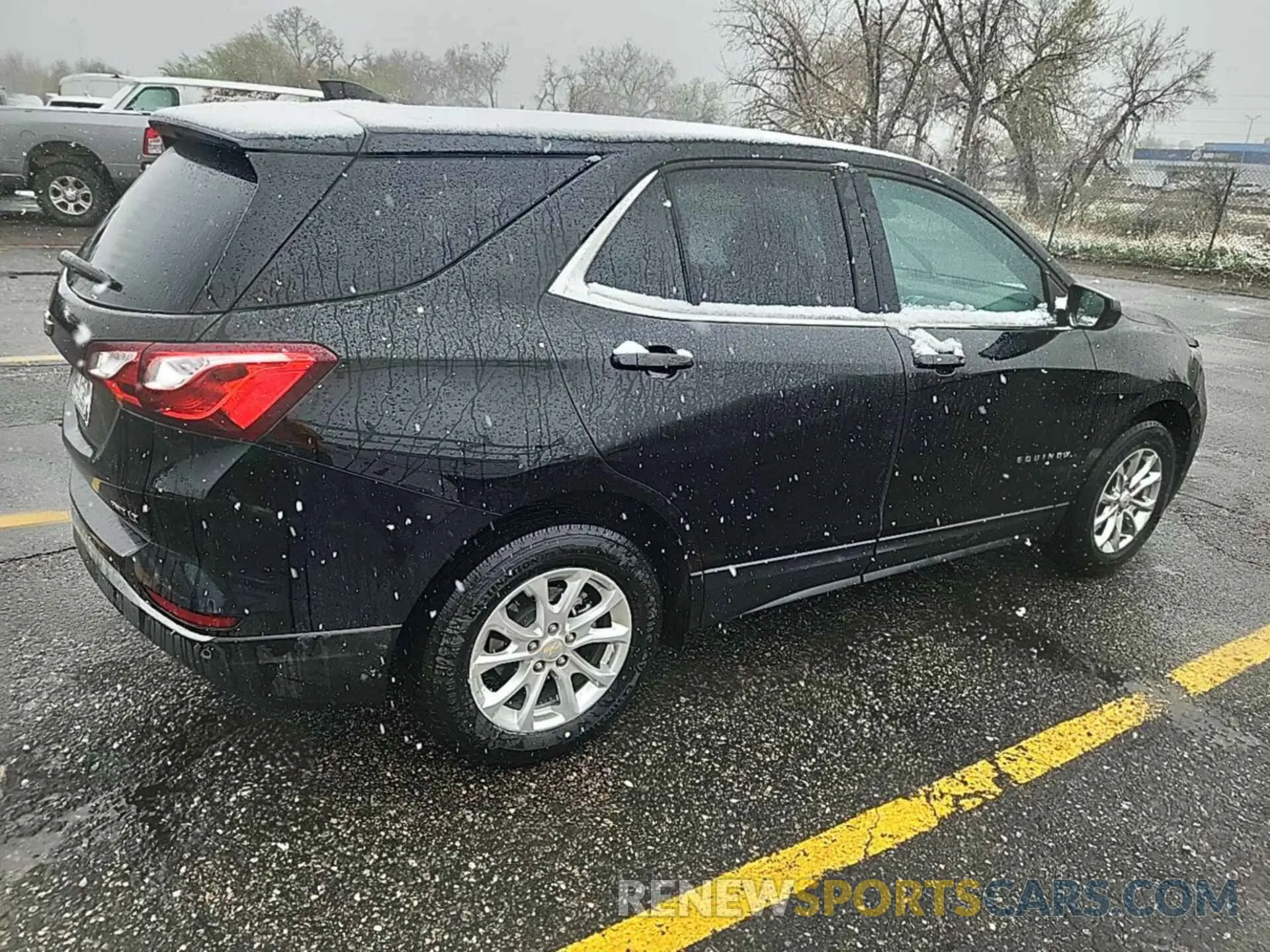 13 Photograph of a damaged car 2GNAXTEV3M6161131 CHEVROLET EQUINOX 2021