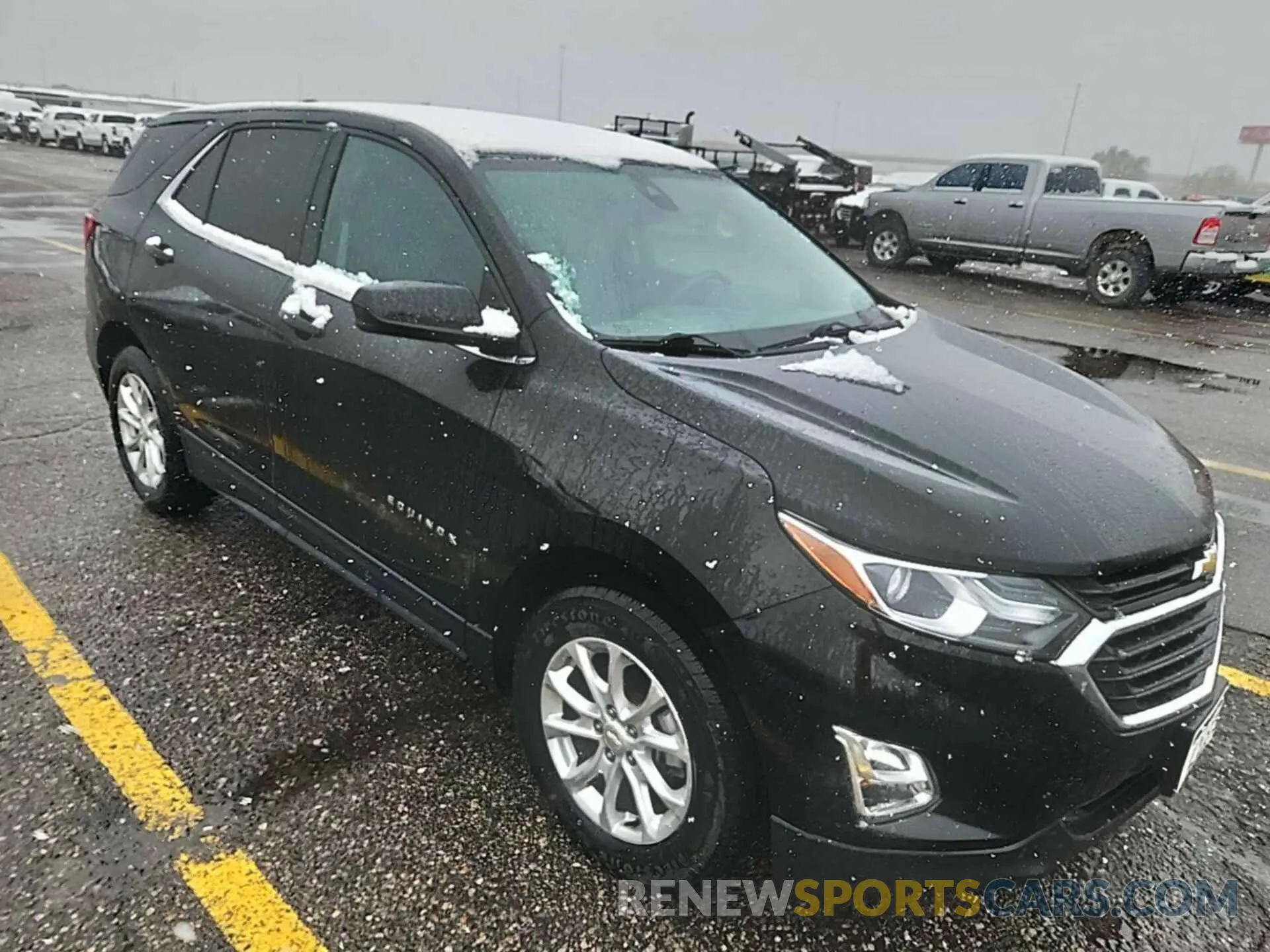 24 Photograph of a damaged car 2GNAXTEV3M6161131 CHEVROLET EQUINOX 2021