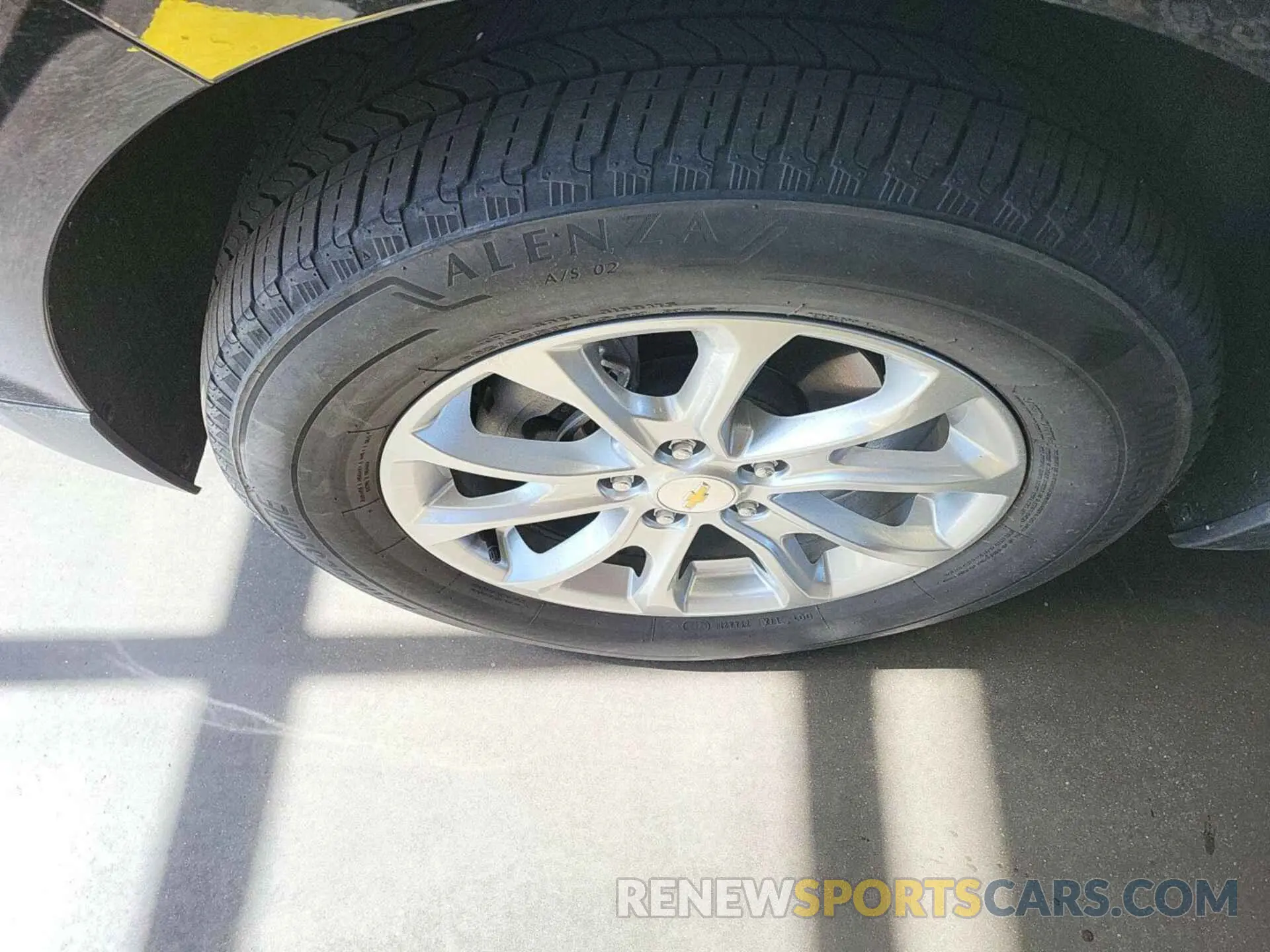 26 Photograph of a damaged car 2GNAXTEV4M6103254 CHEVROLET EQUINOX 2021