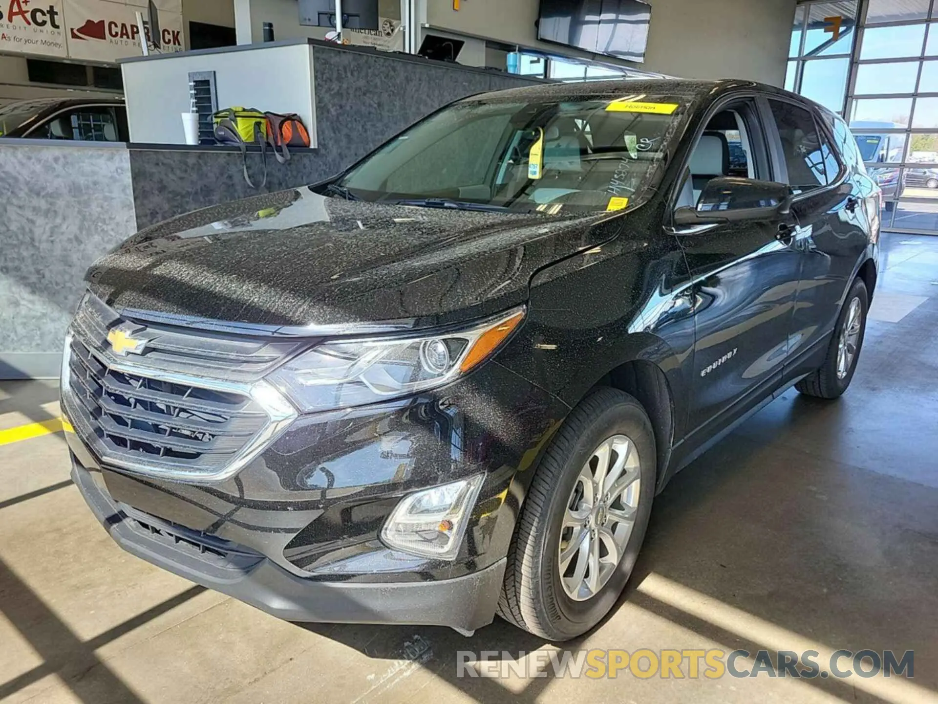 29 Photograph of a damaged car 2GNAXTEV4M6103254 CHEVROLET EQUINOX 2021