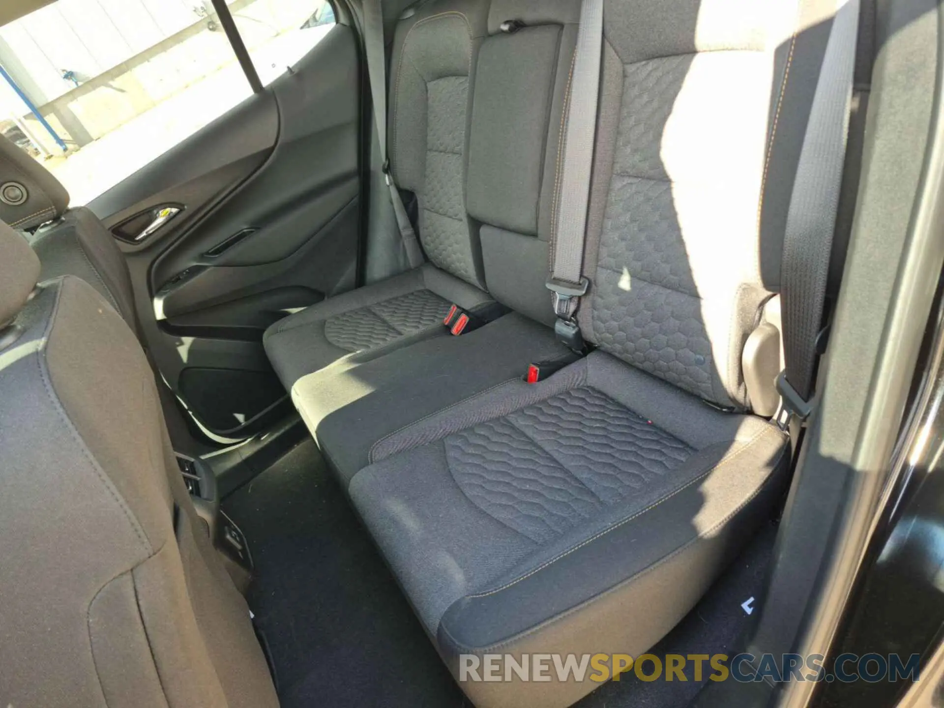 12 Photograph of a damaged car 2GNAXTEV6M6106236 CHEVROLET EQUINOX 2021