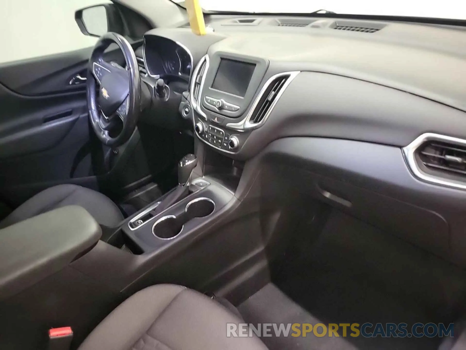 27 Photograph of a damaged car 2GNAXTEV6M6106821 CHEVROLET EQUINOX 2021
