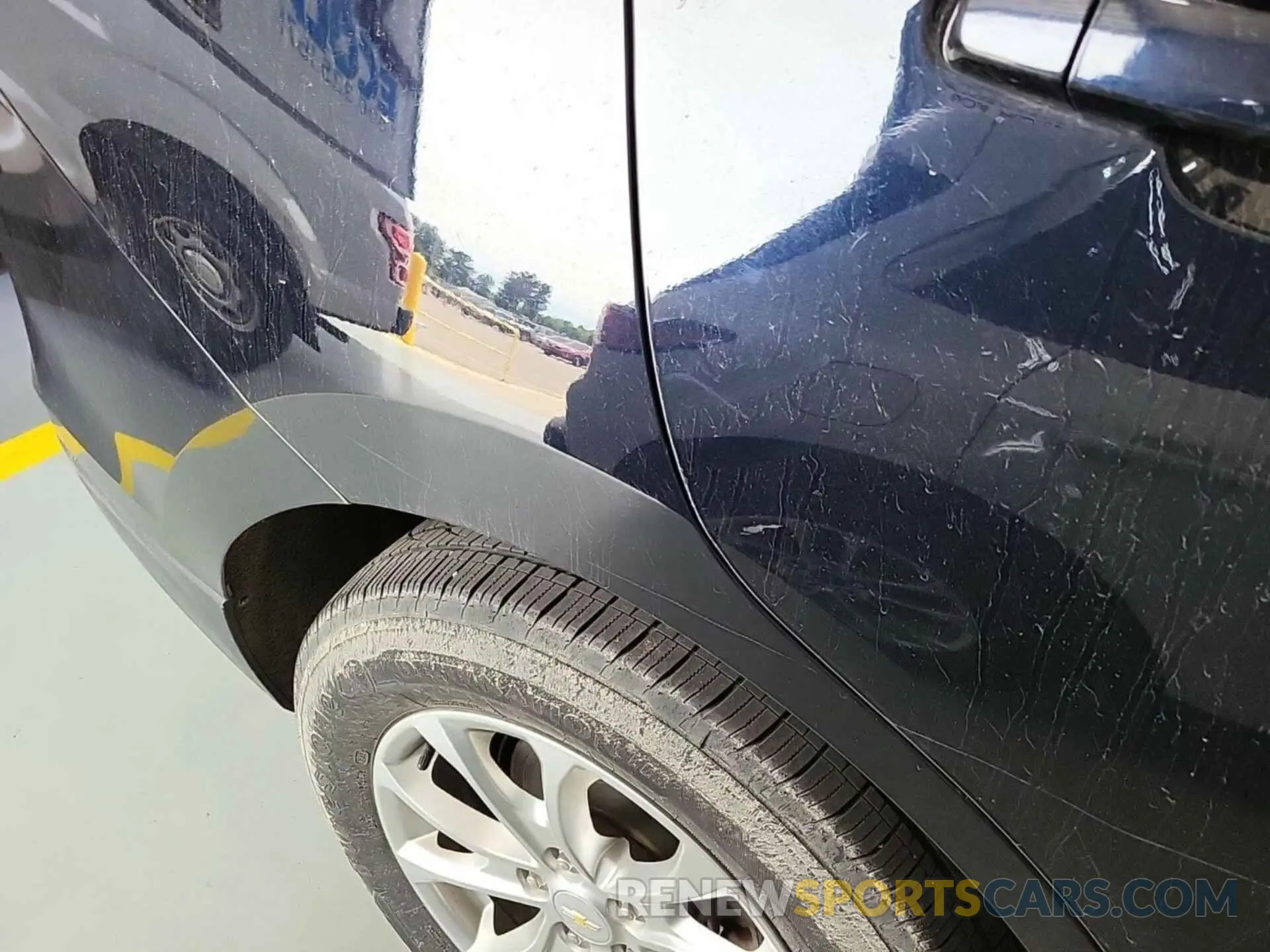 18 Photograph of a damaged car 2GNAXTEV6M6108181 CHEVROLET EQUINOX 2021