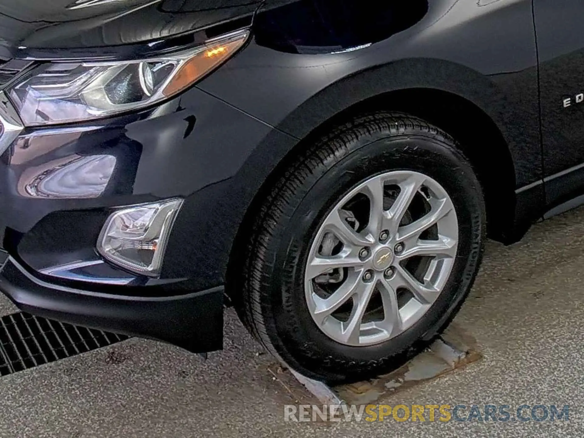 19 Photograph of a damaged car 2GNAXTEV6M6108181 CHEVROLET EQUINOX 2021