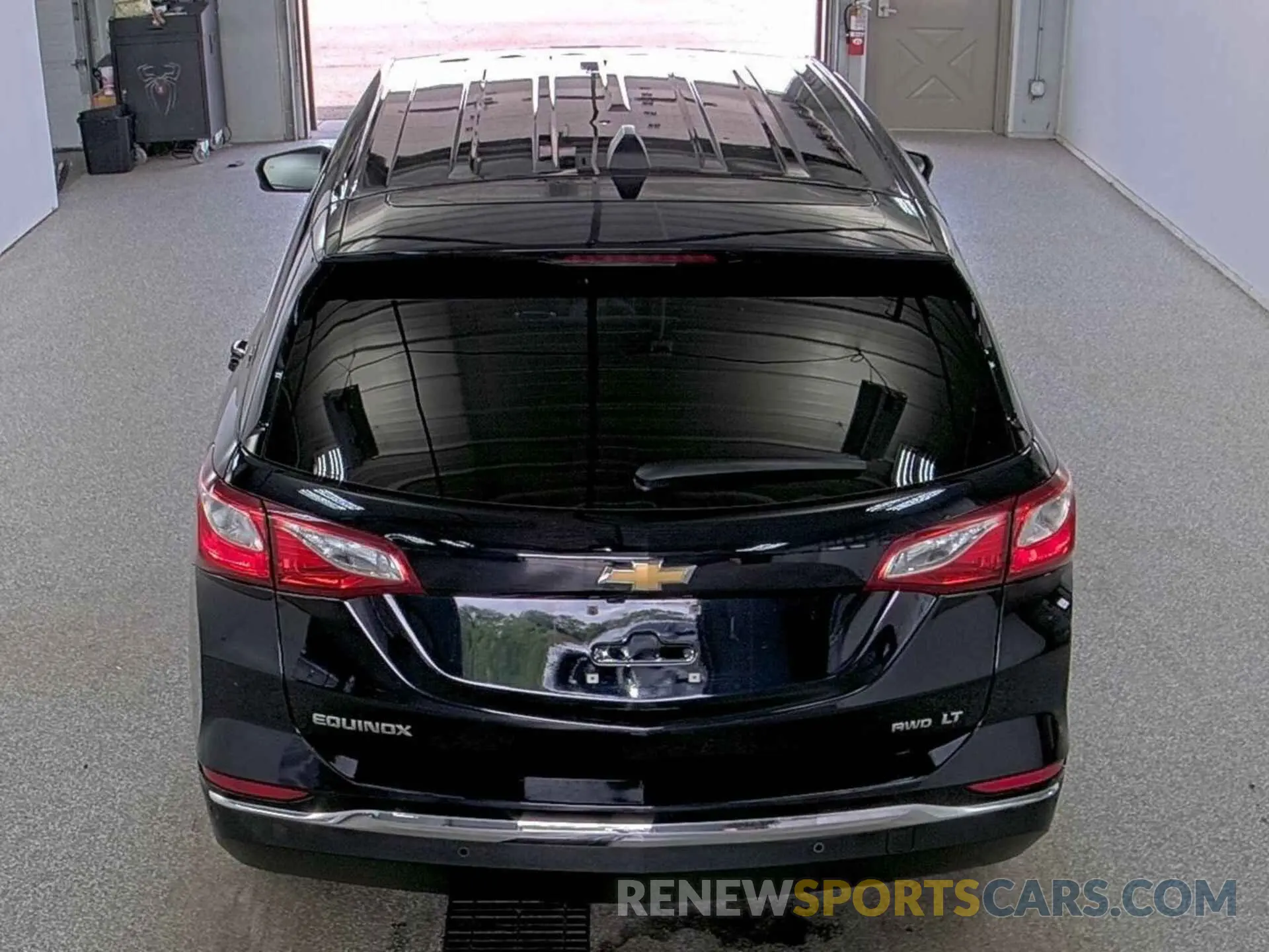 26 Photograph of a damaged car 2GNAXTEV6M6108181 CHEVROLET EQUINOX 2021