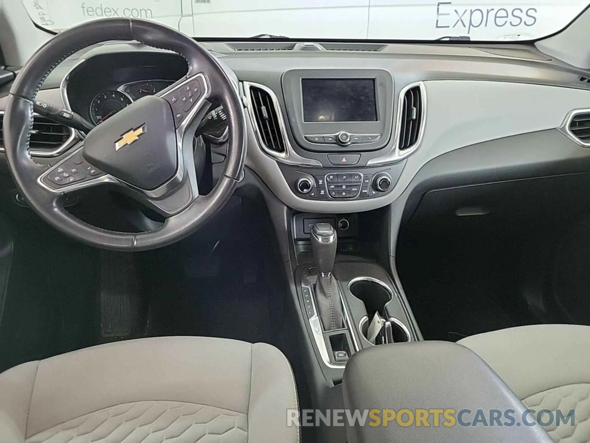 27 Photograph of a damaged car 2GNAXTEV6M6108181 CHEVROLET EQUINOX 2021