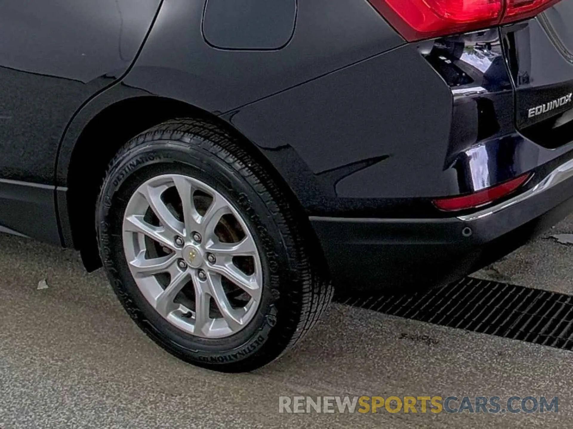 34 Photograph of a damaged car 2GNAXTEV6M6108181 CHEVROLET EQUINOX 2021