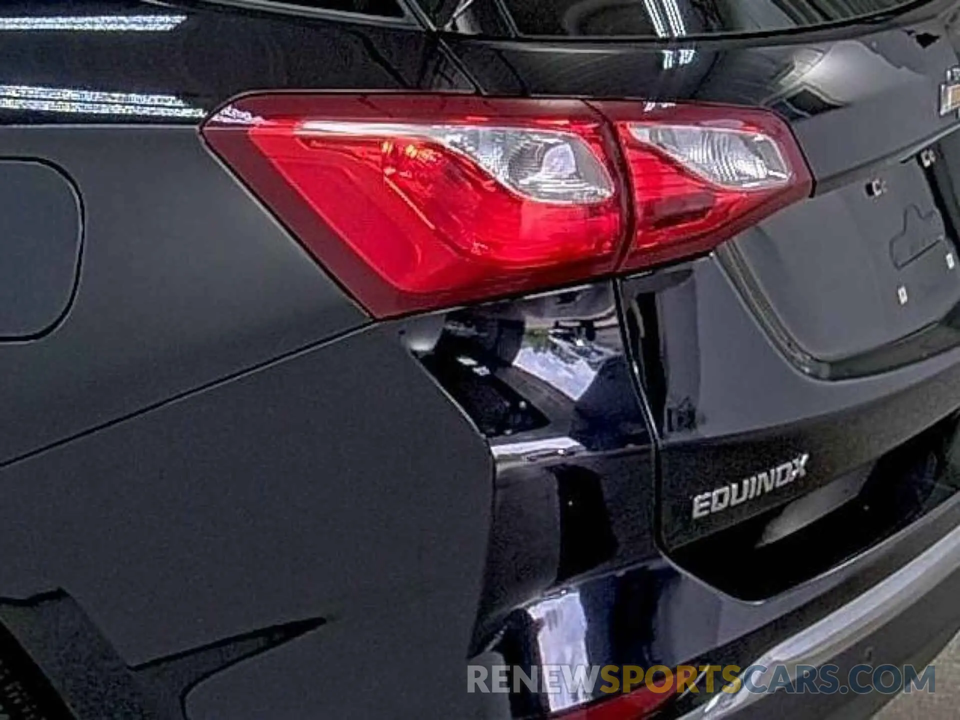 4 Photograph of a damaged car 2GNAXTEV6M6108181 CHEVROLET EQUINOX 2021