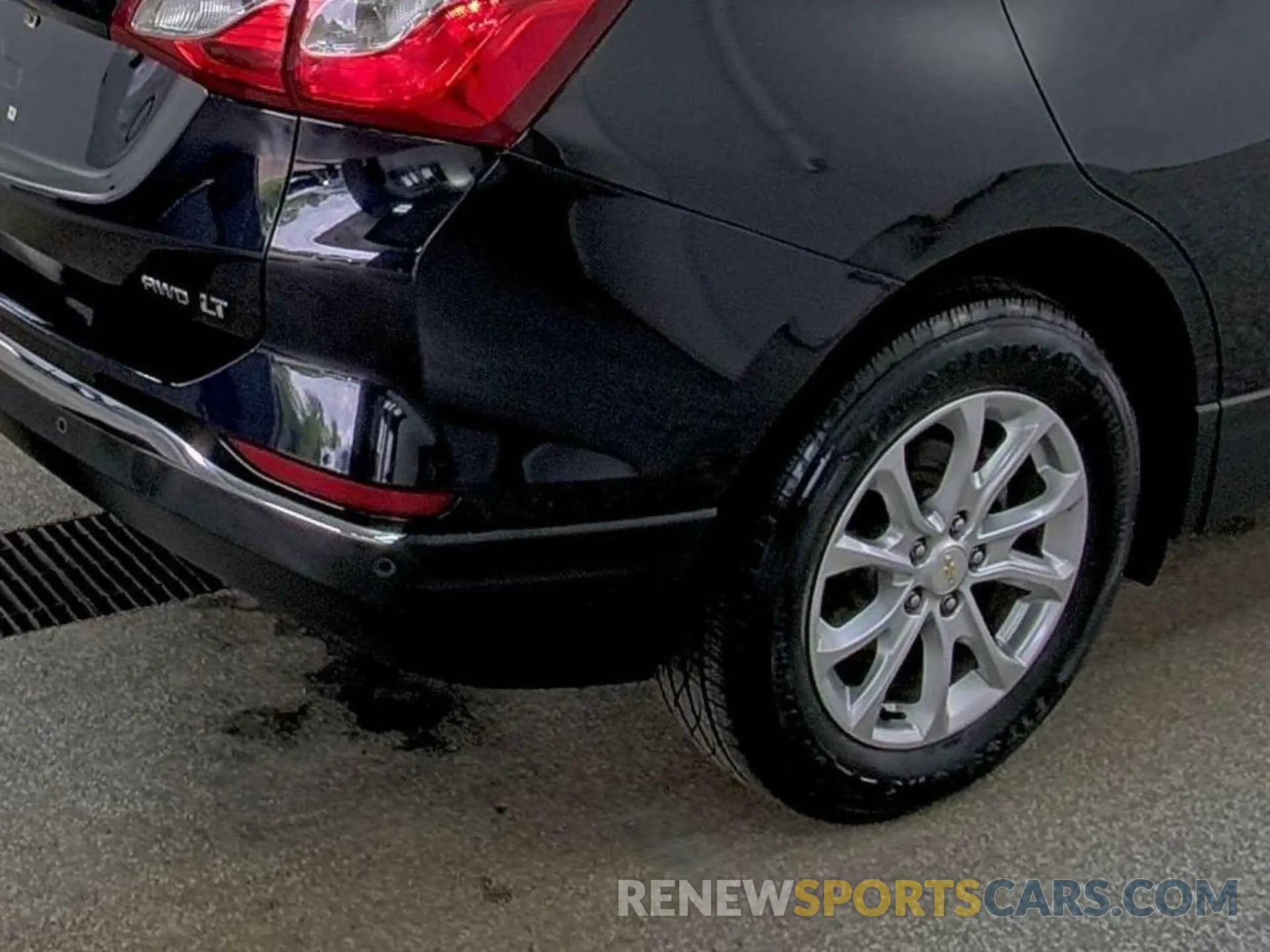 5 Photograph of a damaged car 2GNAXTEV6M6108181 CHEVROLET EQUINOX 2021