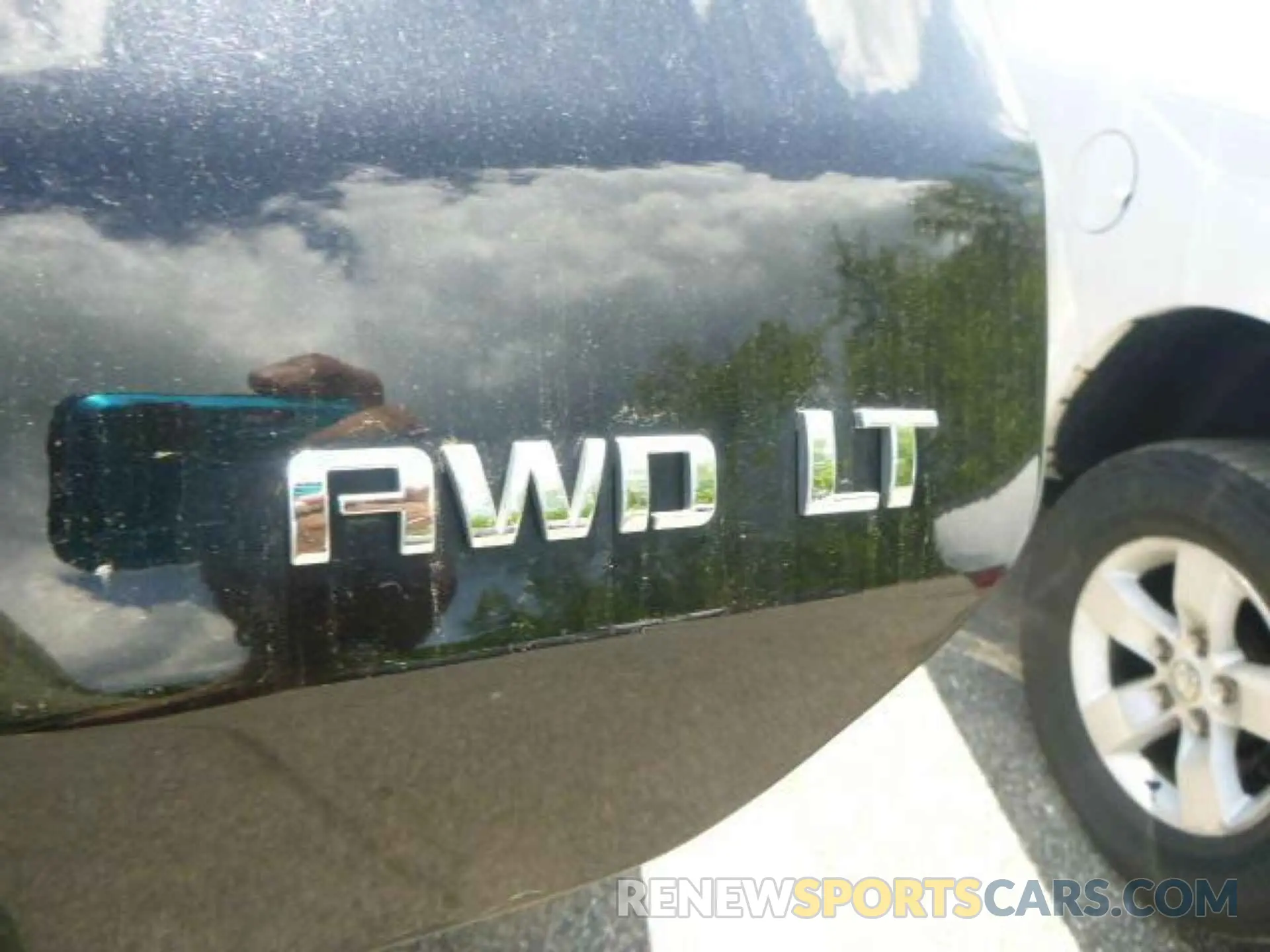 13 Photograph of a damaged car 2GNAXTEV6M6108505 CHEVROLET EQUINOX 2021